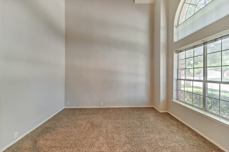 Photo 14 of 29 - 4719 Lennon Ave, Arlington, TX 76016