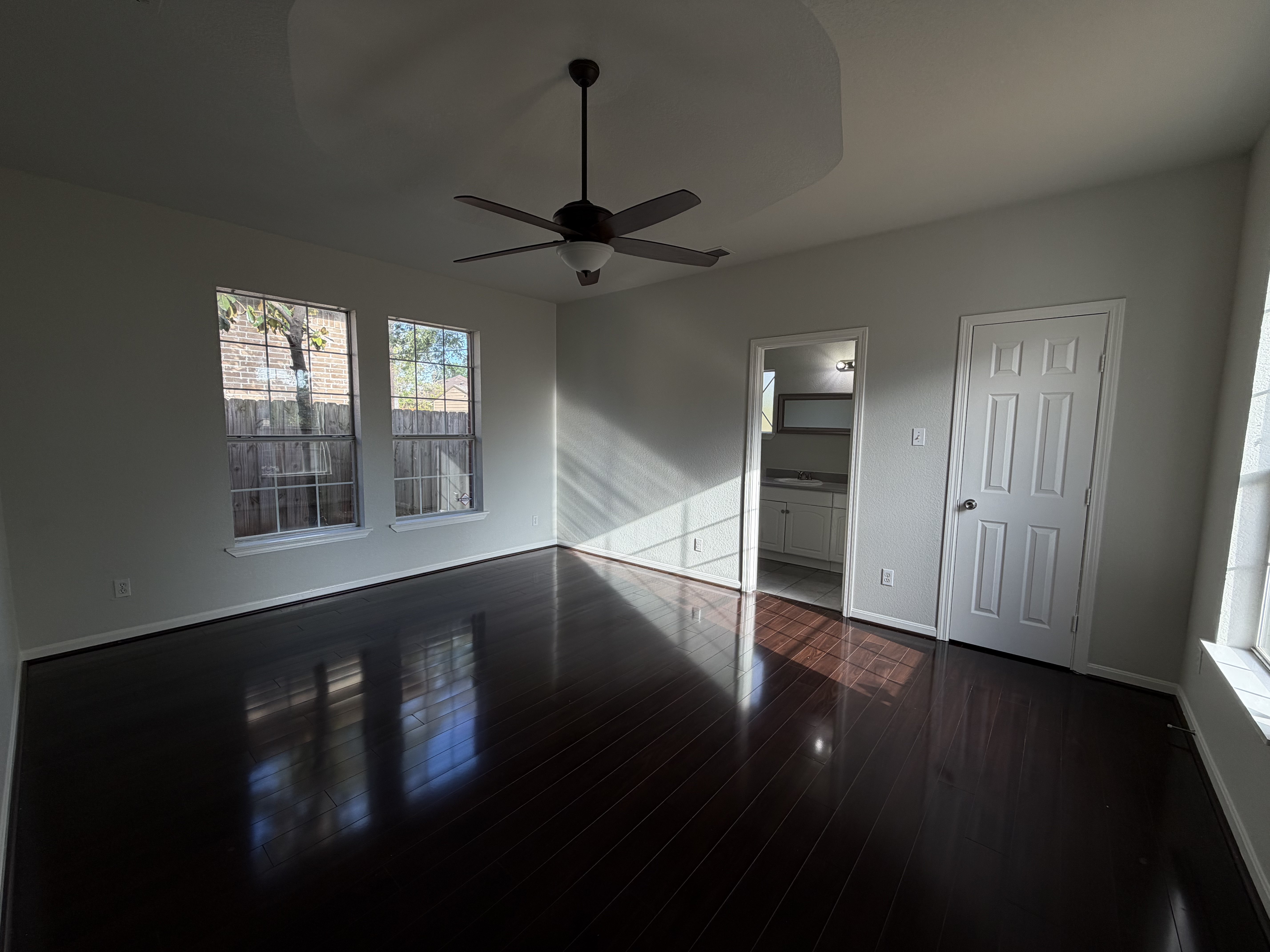 Photo 4 of 14 of 4519 Marcell Ave, Dallas, TX