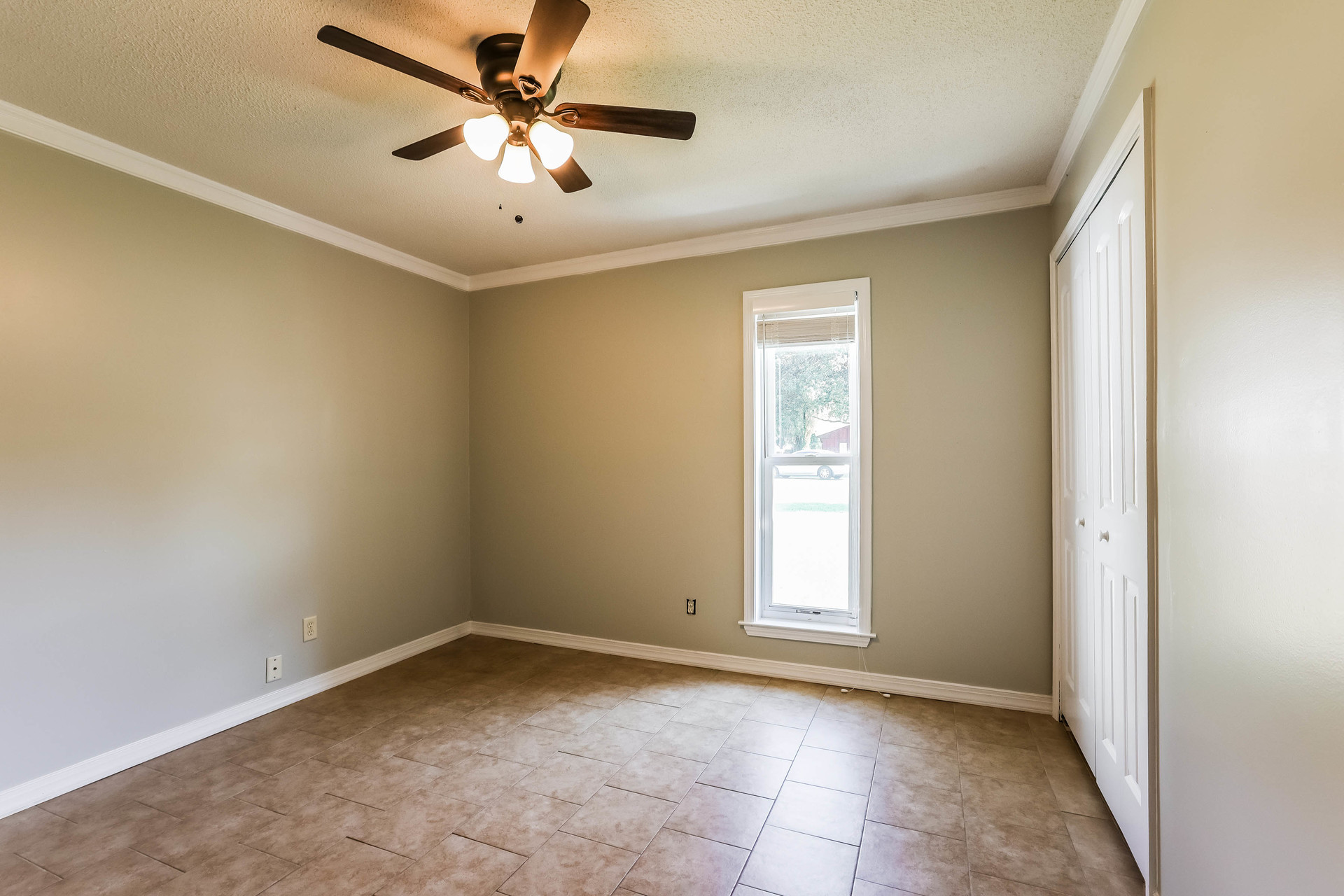 Photo 16 of 21 of 805 Ketch Ct, Hinesville, GA