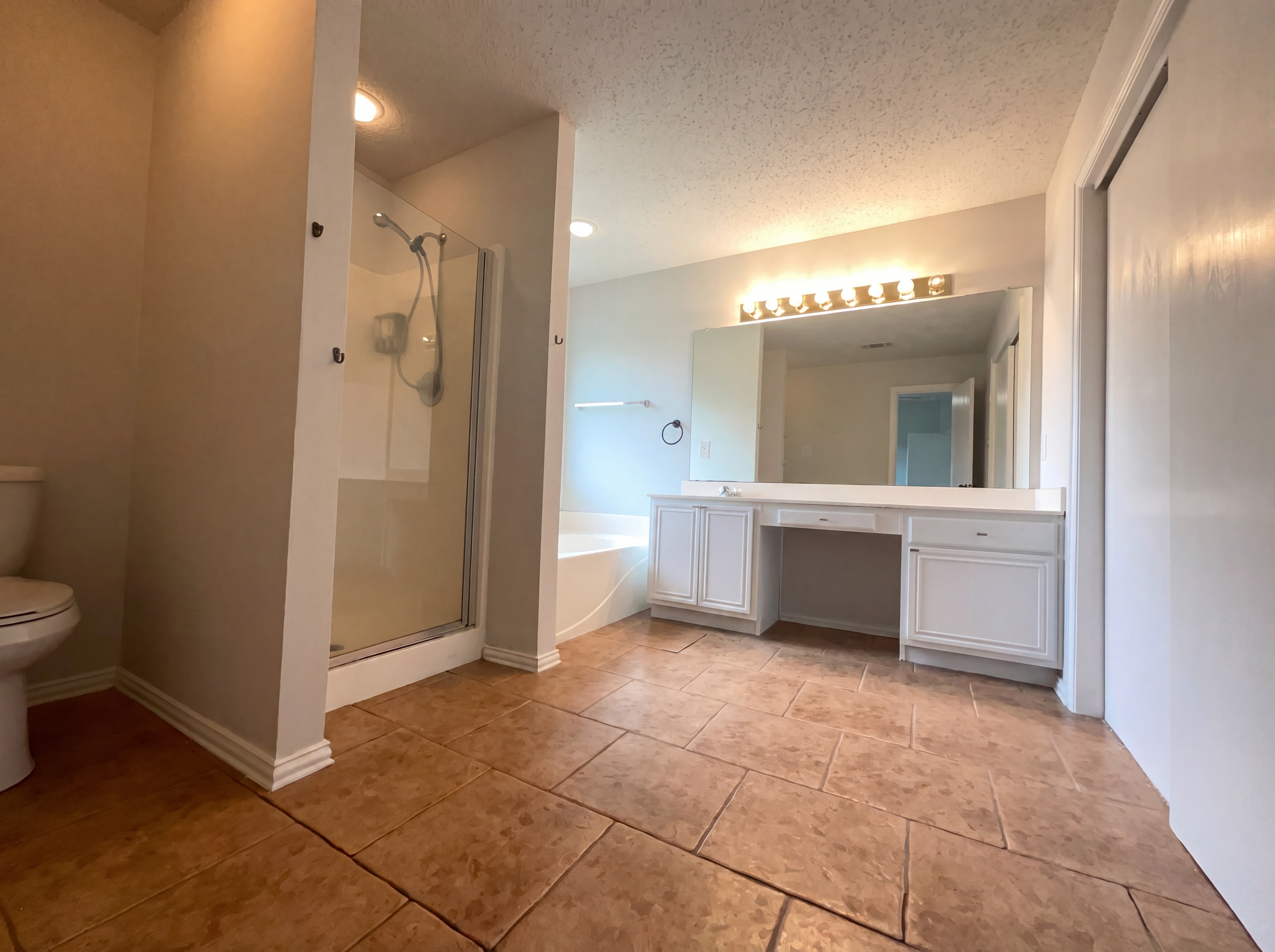 Photo 14 of 19 of 1405 Turtle Cove Dr, Little Elm, TX
