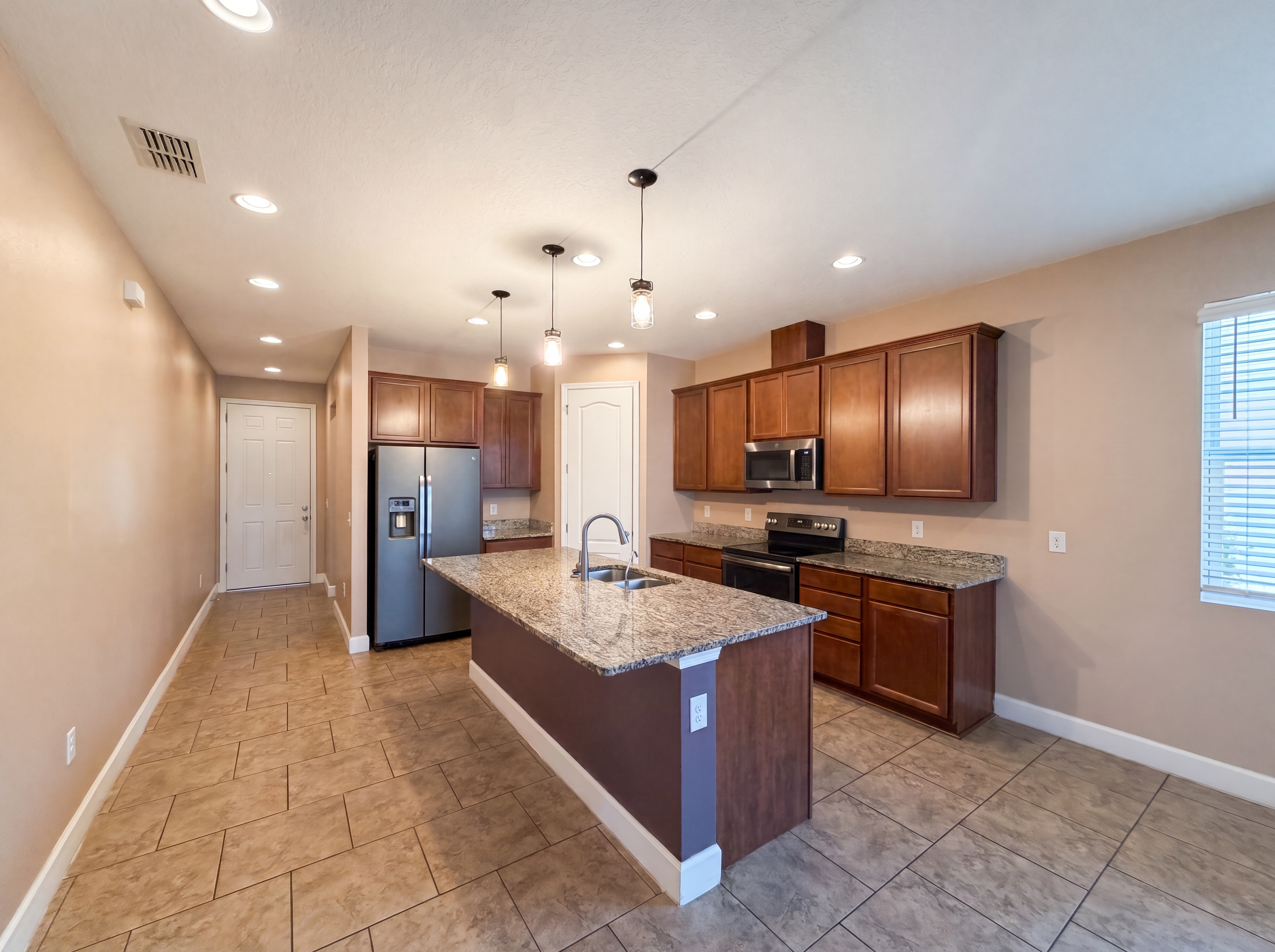 Photo 6 of 20 of 480 Buchannan Dr, Davenport, FL