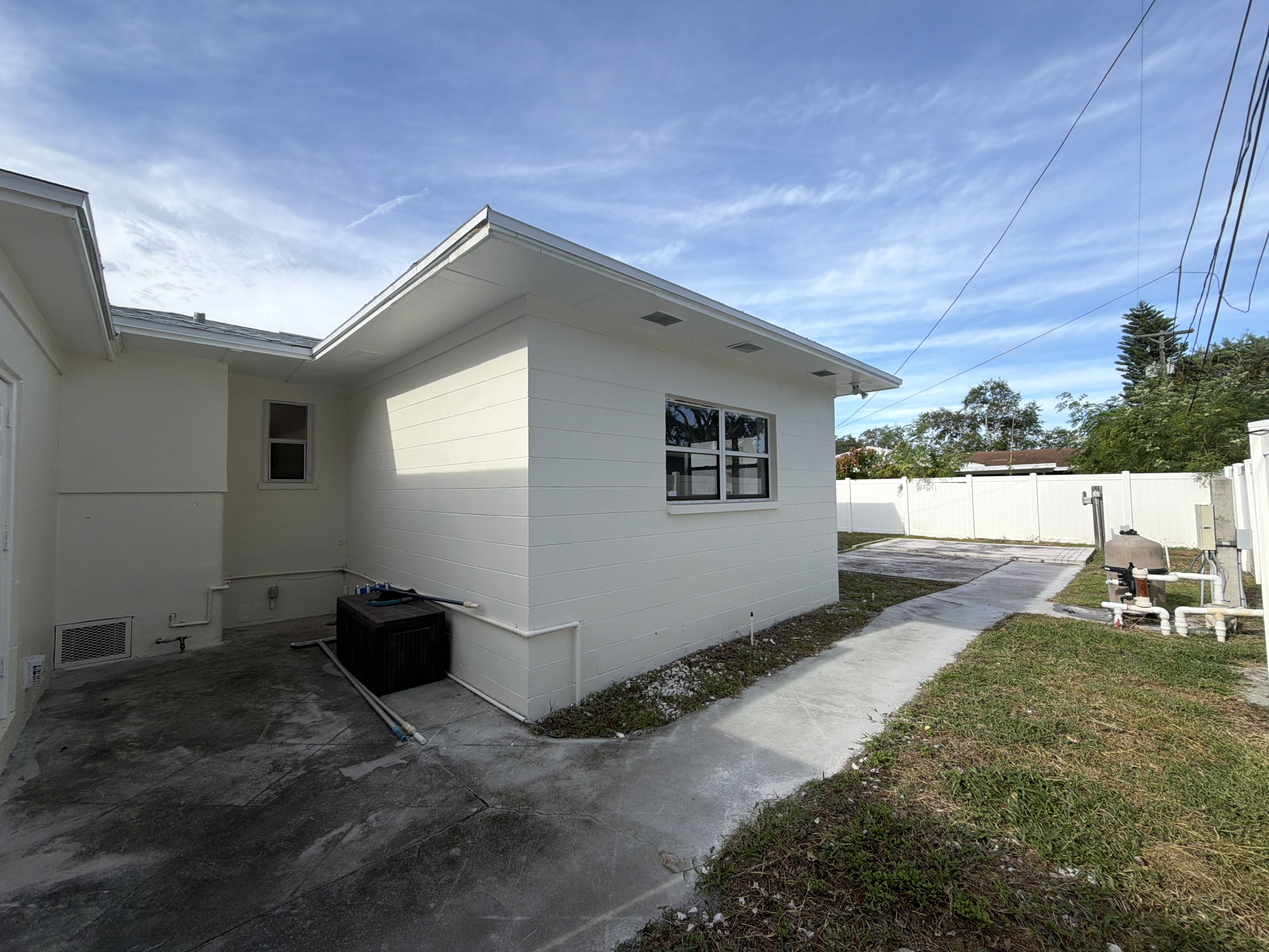 Photo 13 of 34 of 601 Myrtle Way S, Saint Petersburg, FL