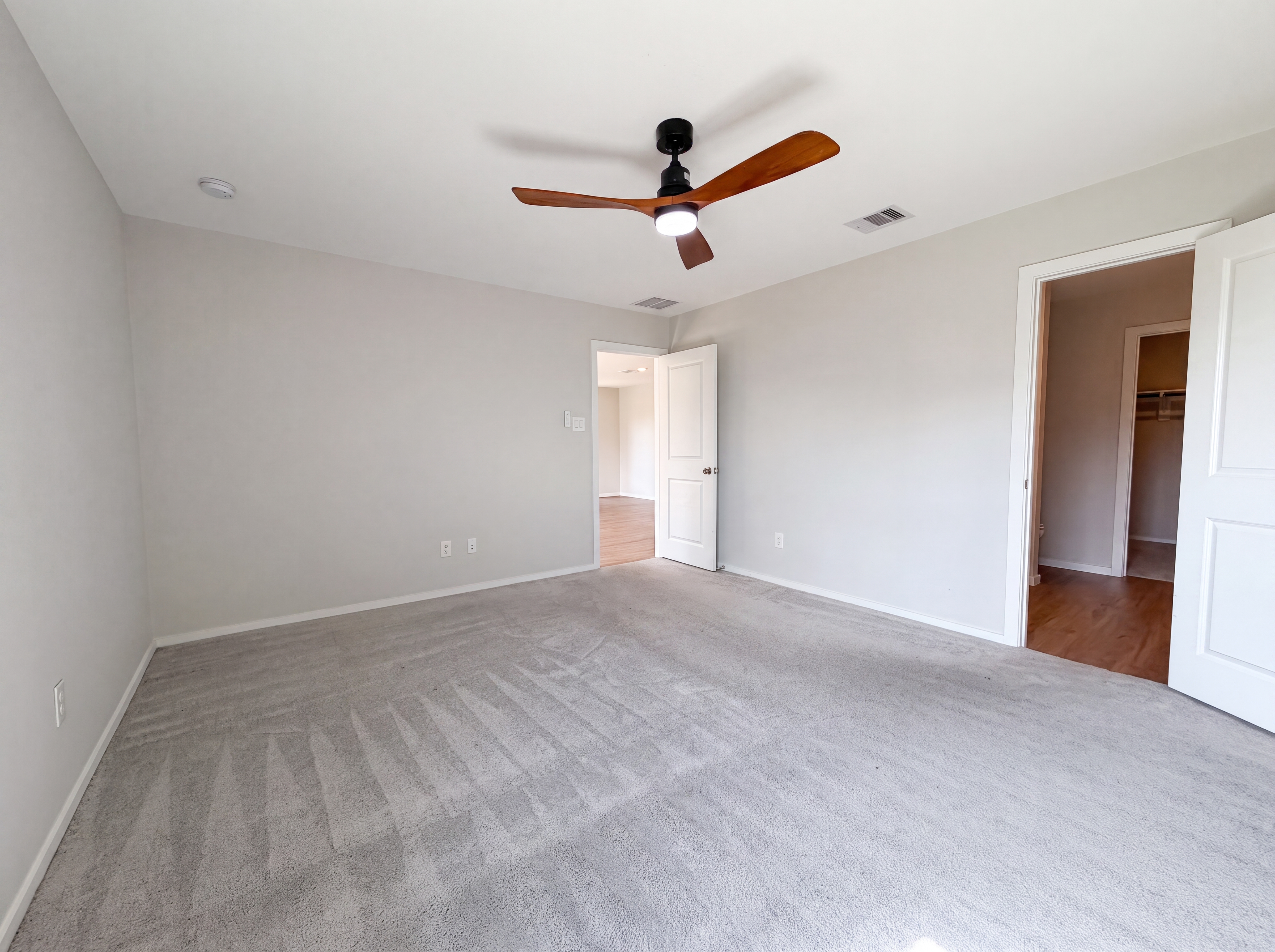 Photo 4 of 17 of 5118 Sunvalley Bend Dr, Katy, TX