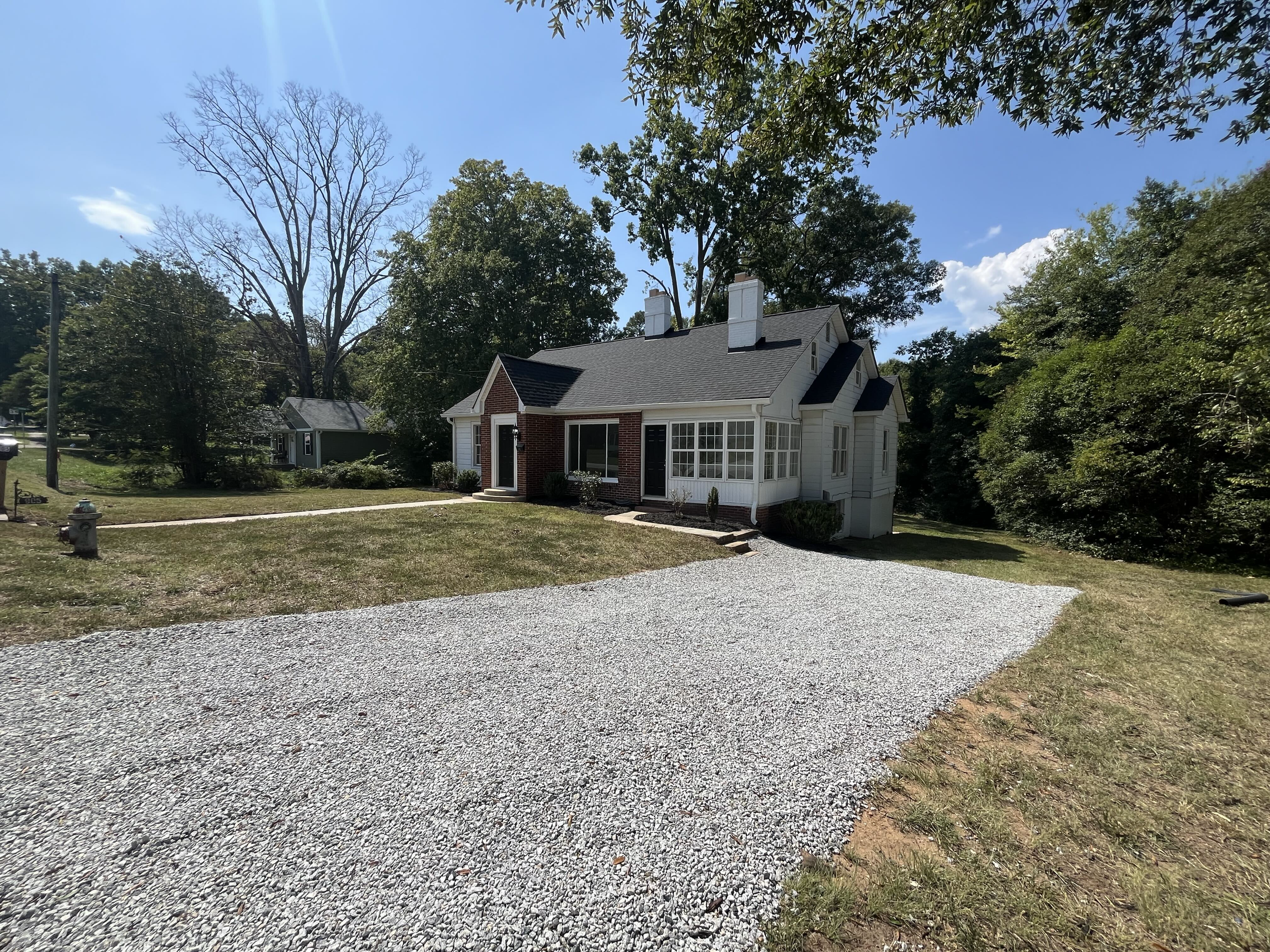 Photo 6 of 24 of 905 3rd St, Spencer, NC