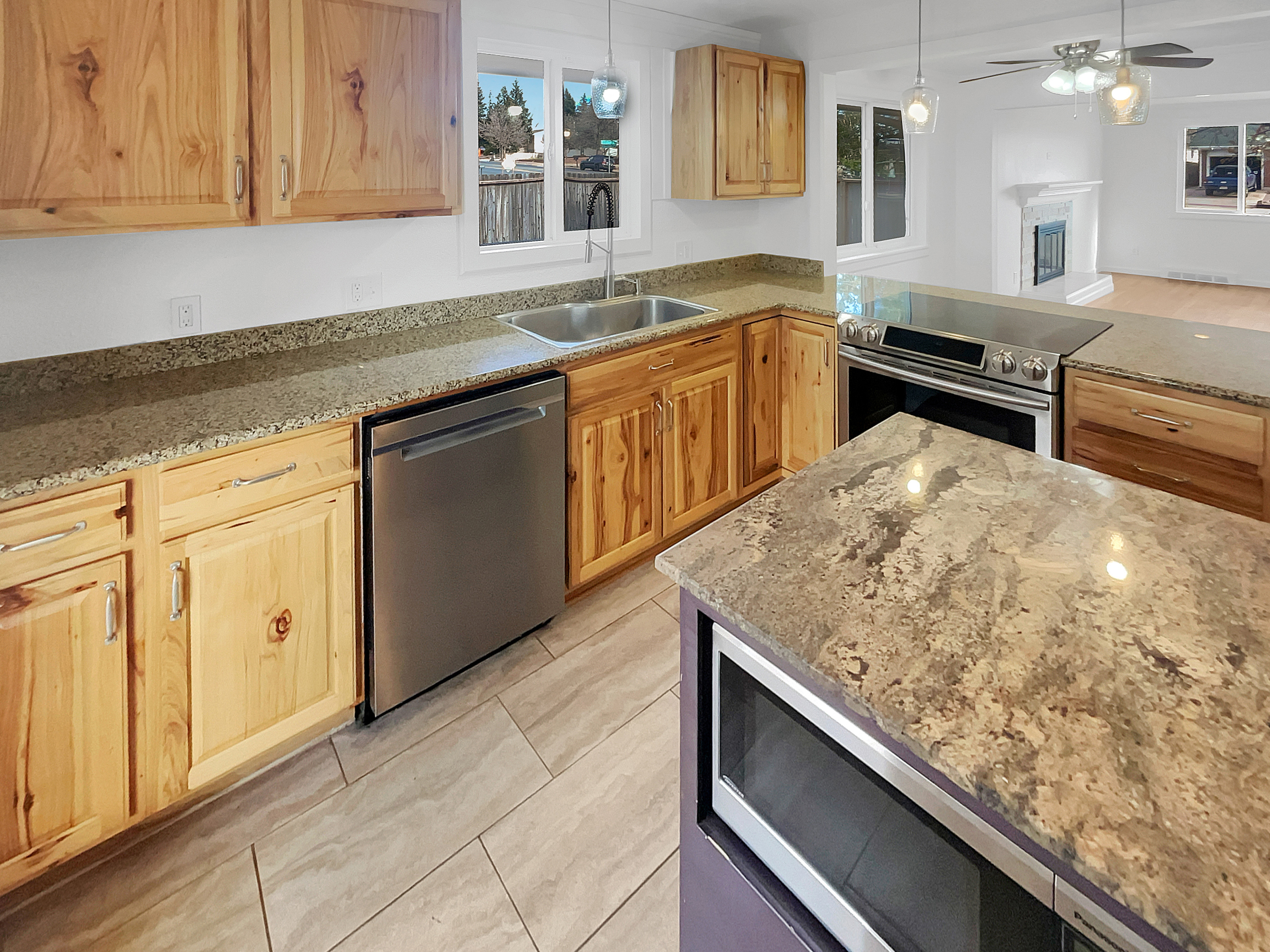 Photo 9 of 24 of 3706 N Chestnut St, Colorado Springs, CO