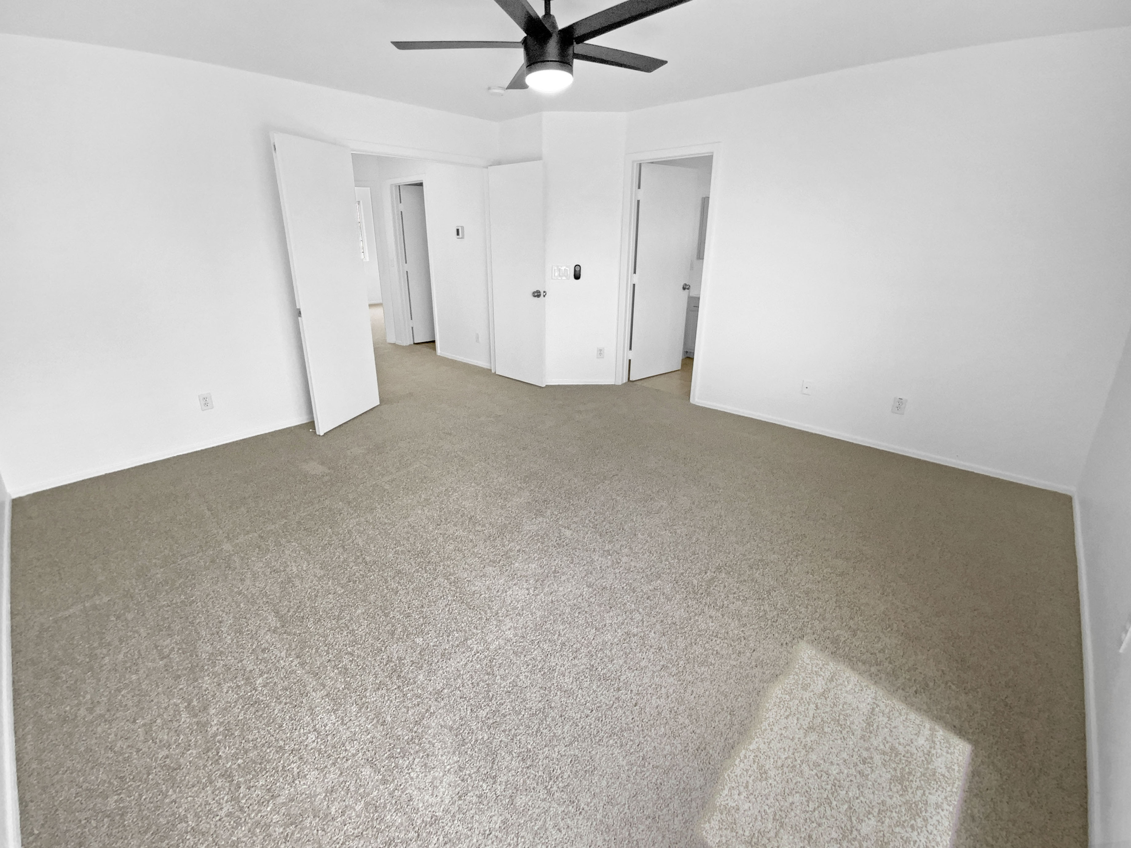 Photo 4 of 22 of 10933 W Vista Ave, Glendale, AZ