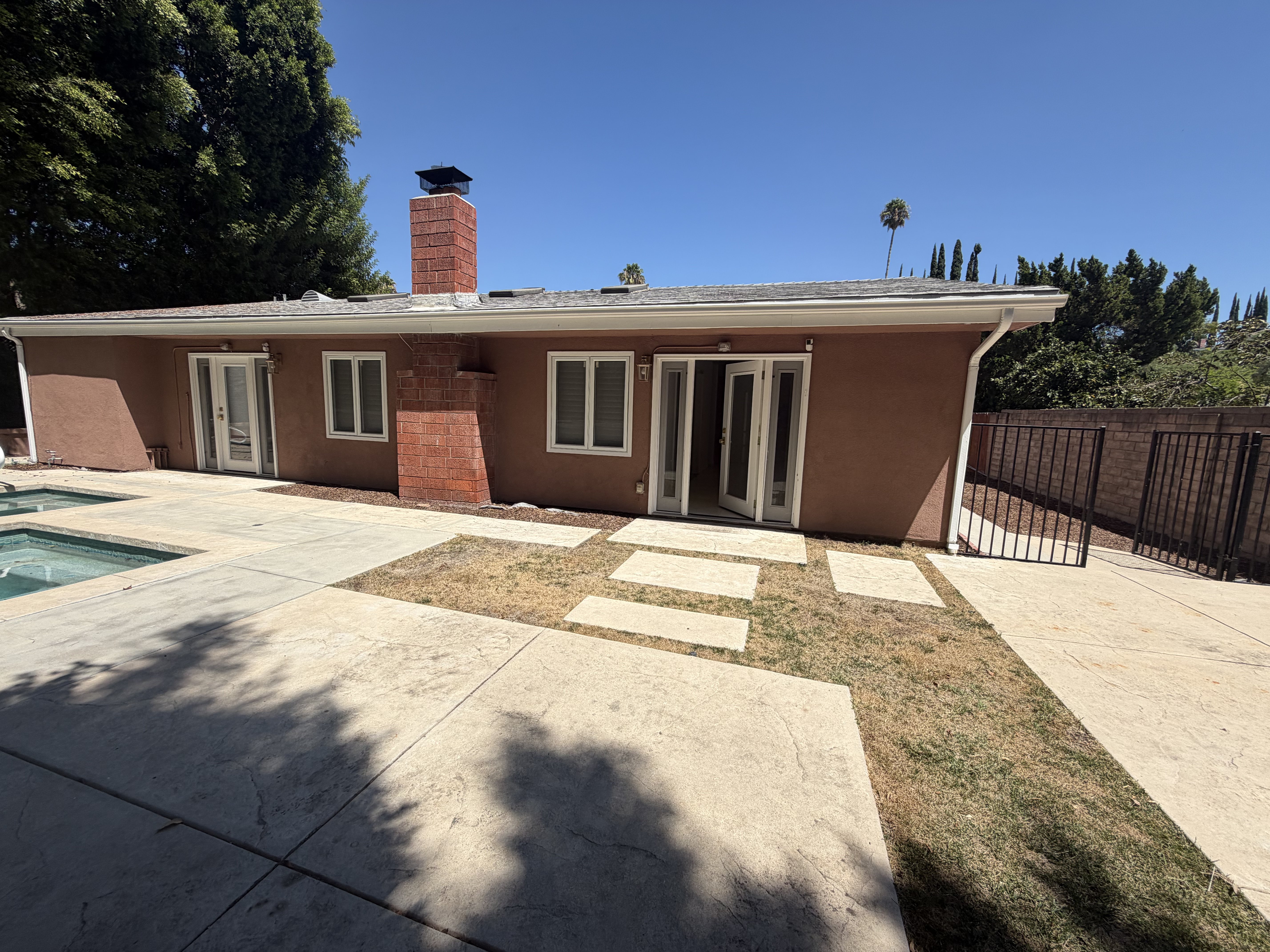 Photo 5 of 25 of 7365 Pomelo Dr, West Hills, CA