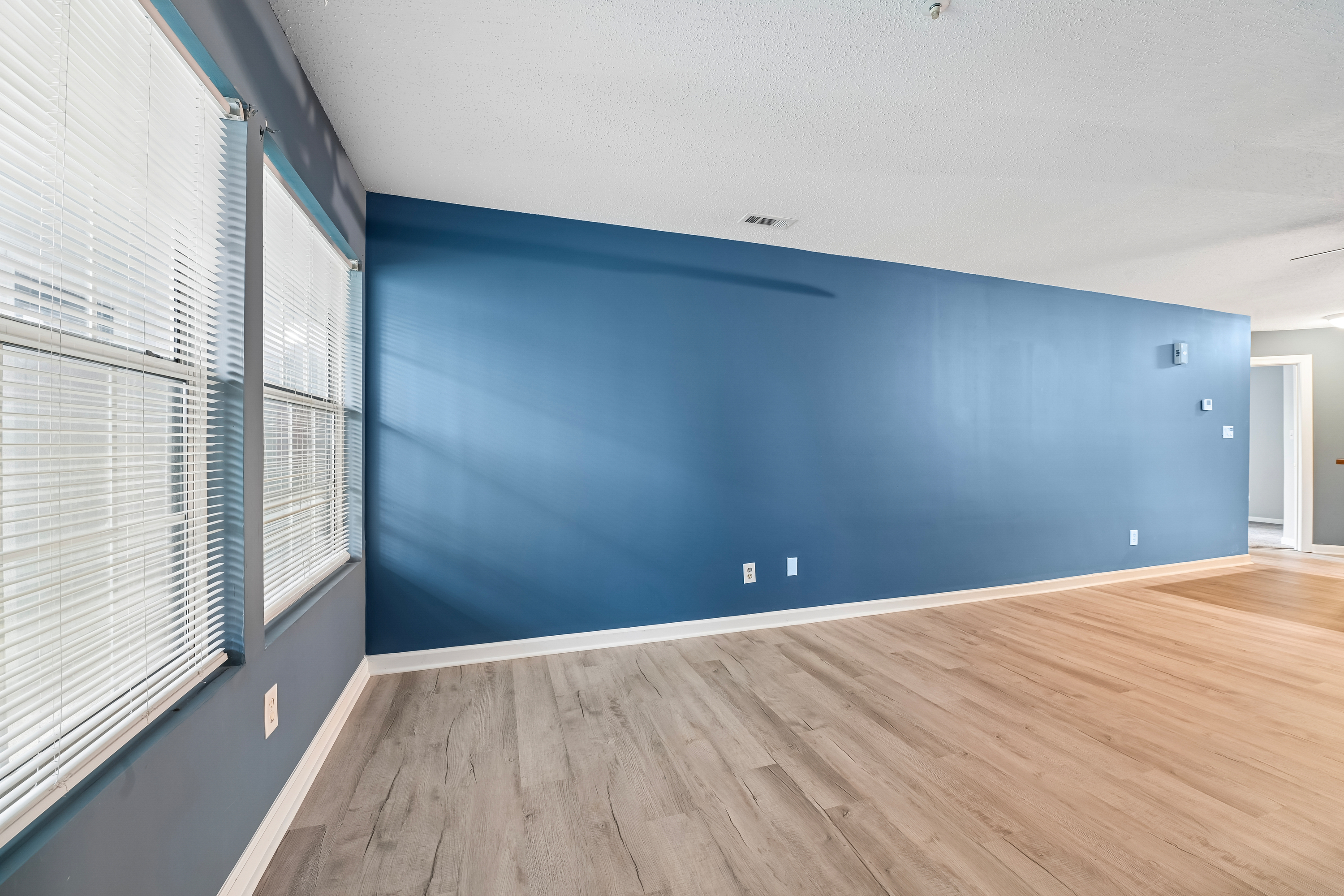 Photo 9 of 27 of 4900 Avenida Del Sol Dr, Raleigh, NC