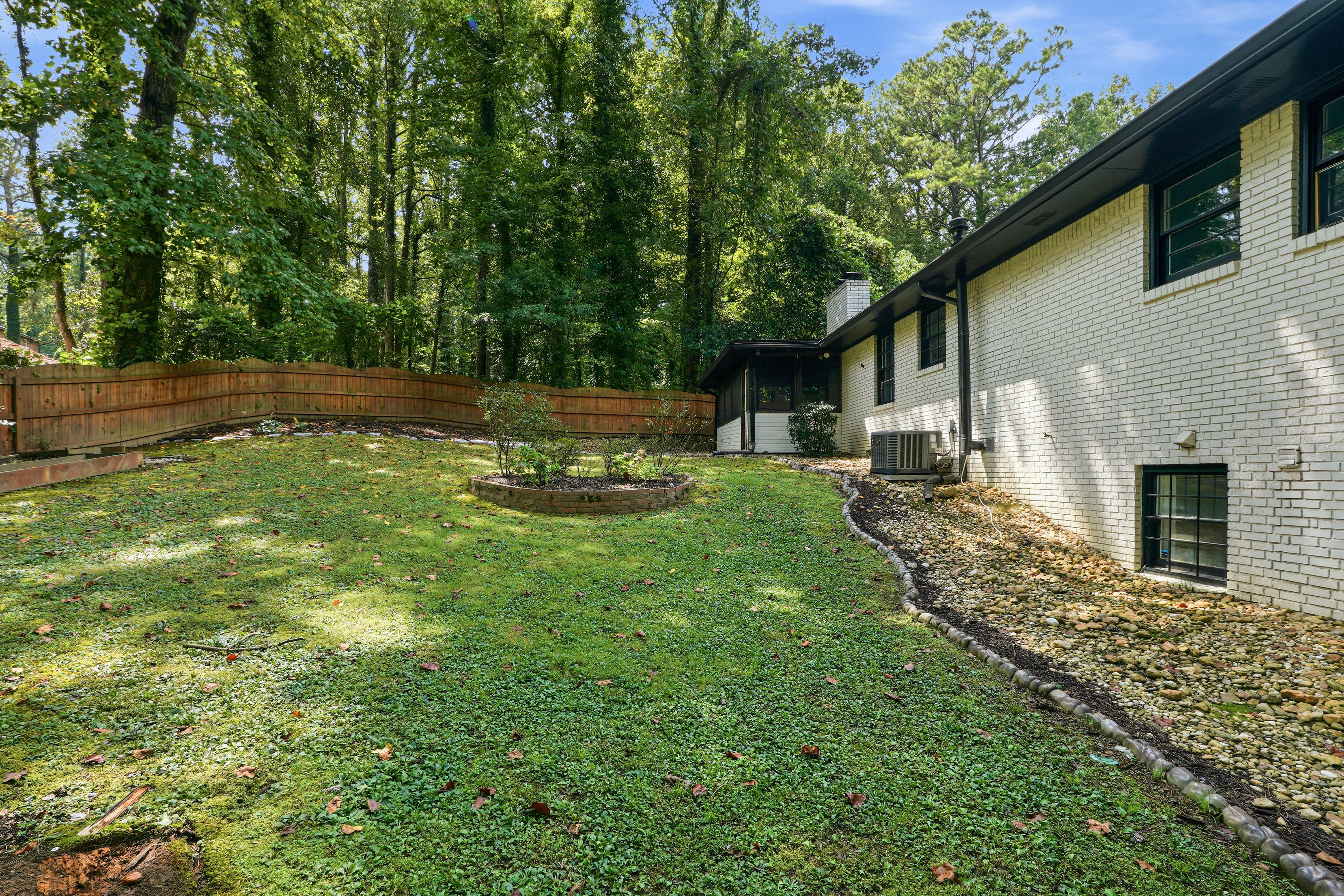 Photo 31 of 35 of 3020 Landrum Dr SW, Atlanta, GA