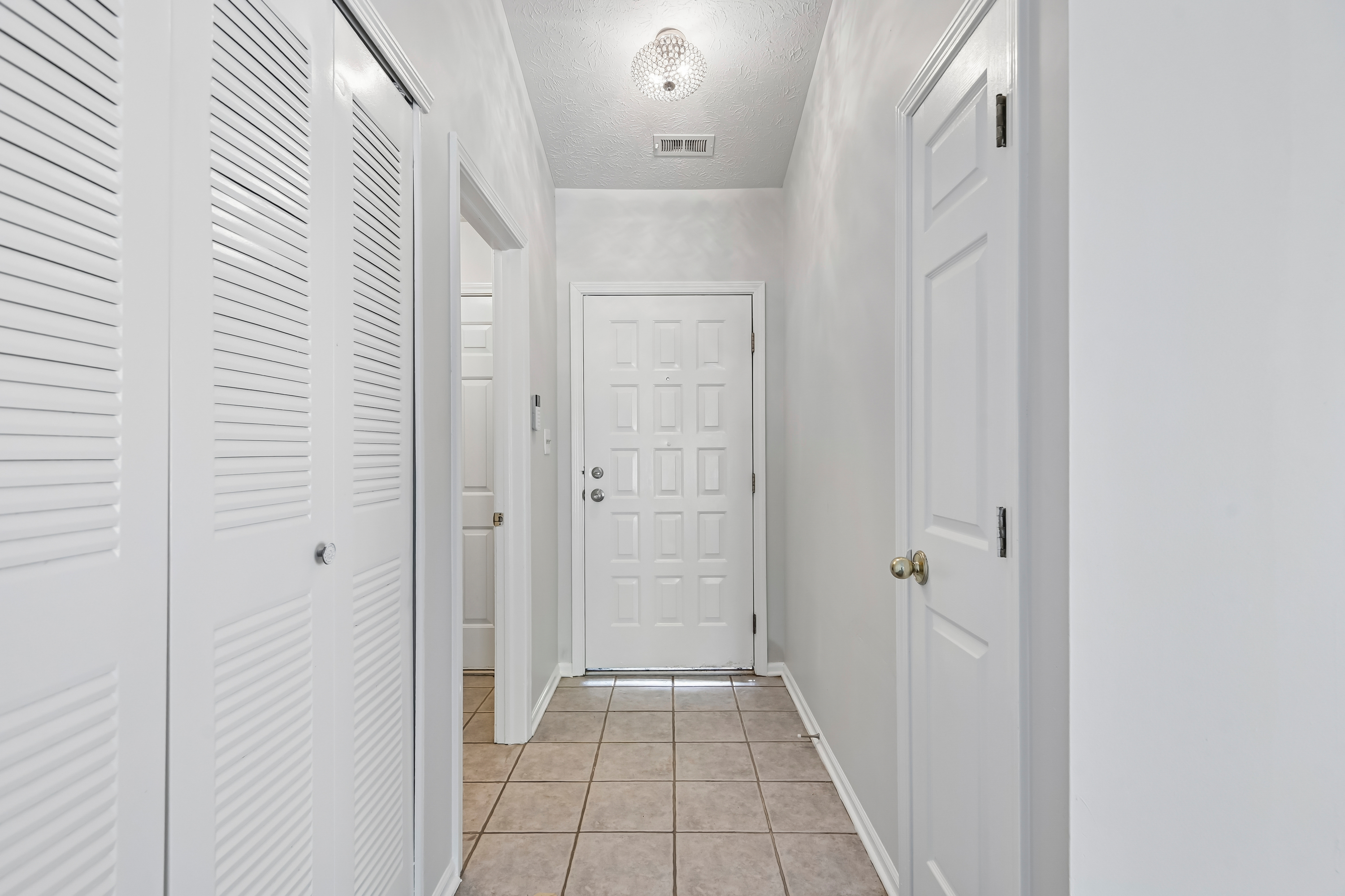 Photo 9 of 39 of 5654 Crown Vetch Pl, Indianapolis, IN