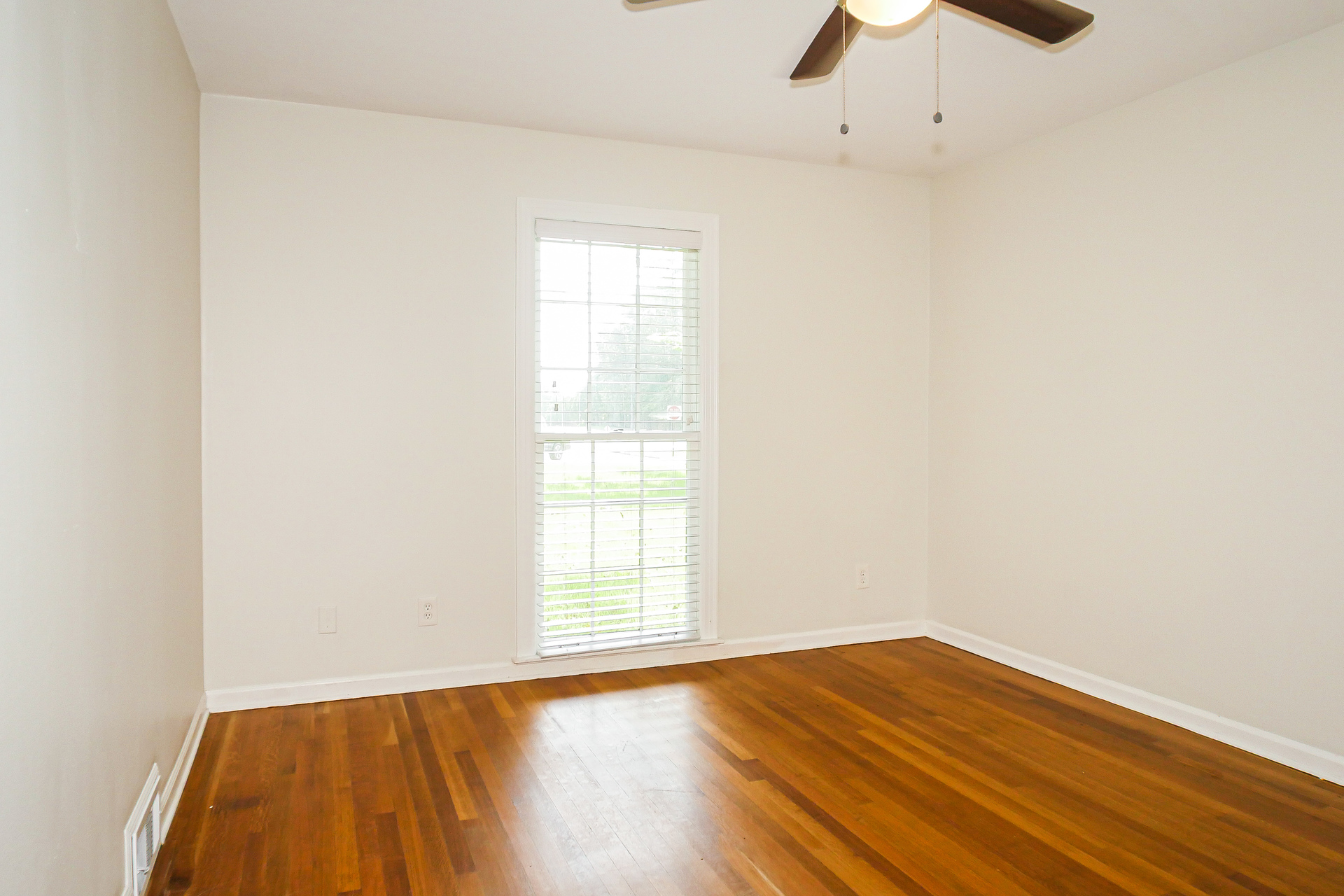 Photo 8 of 22 of 2415 Kirby Rd, Memphis, TN