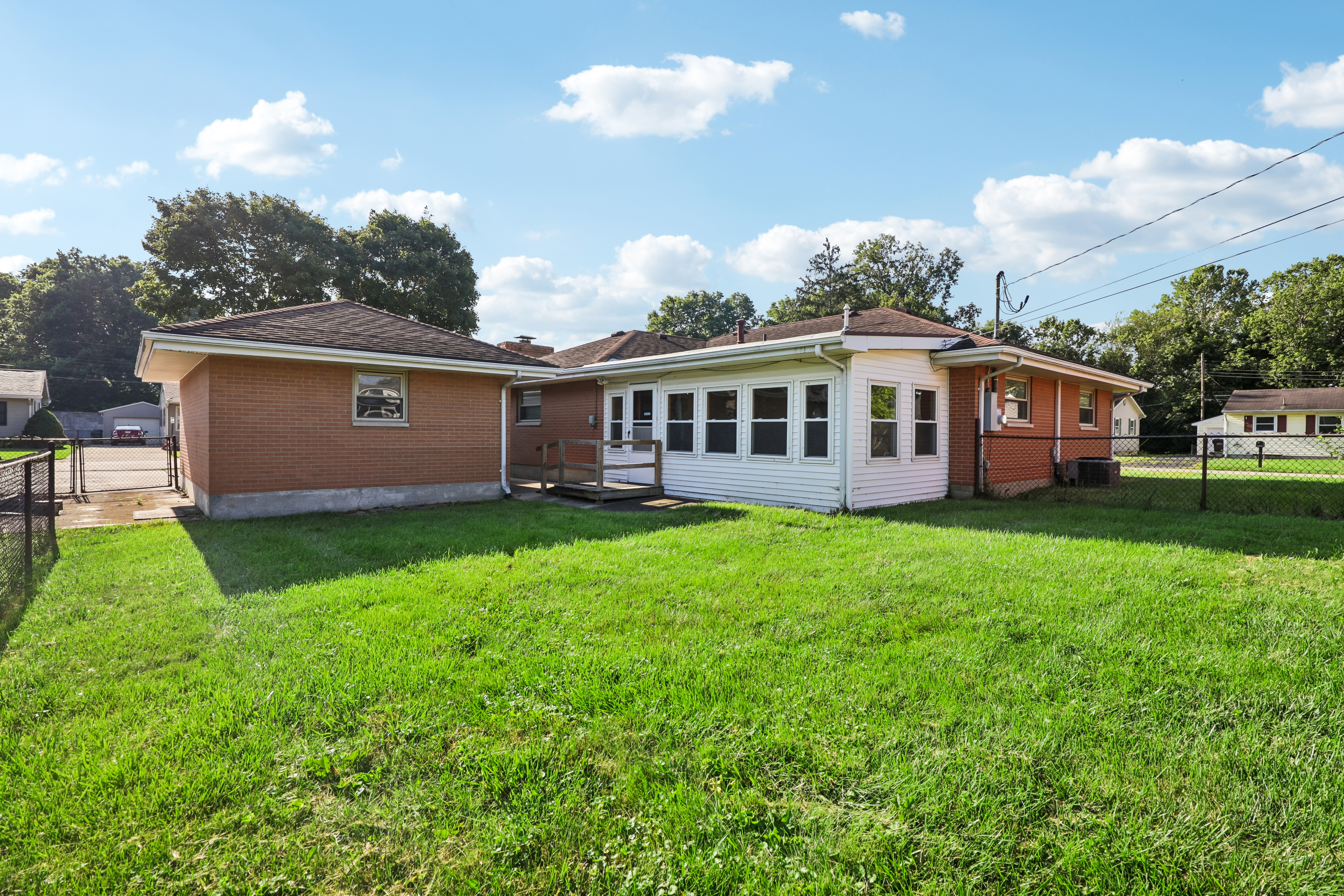 Photo 8 of 38 of 48 S Circle Dr, Germantown, OH