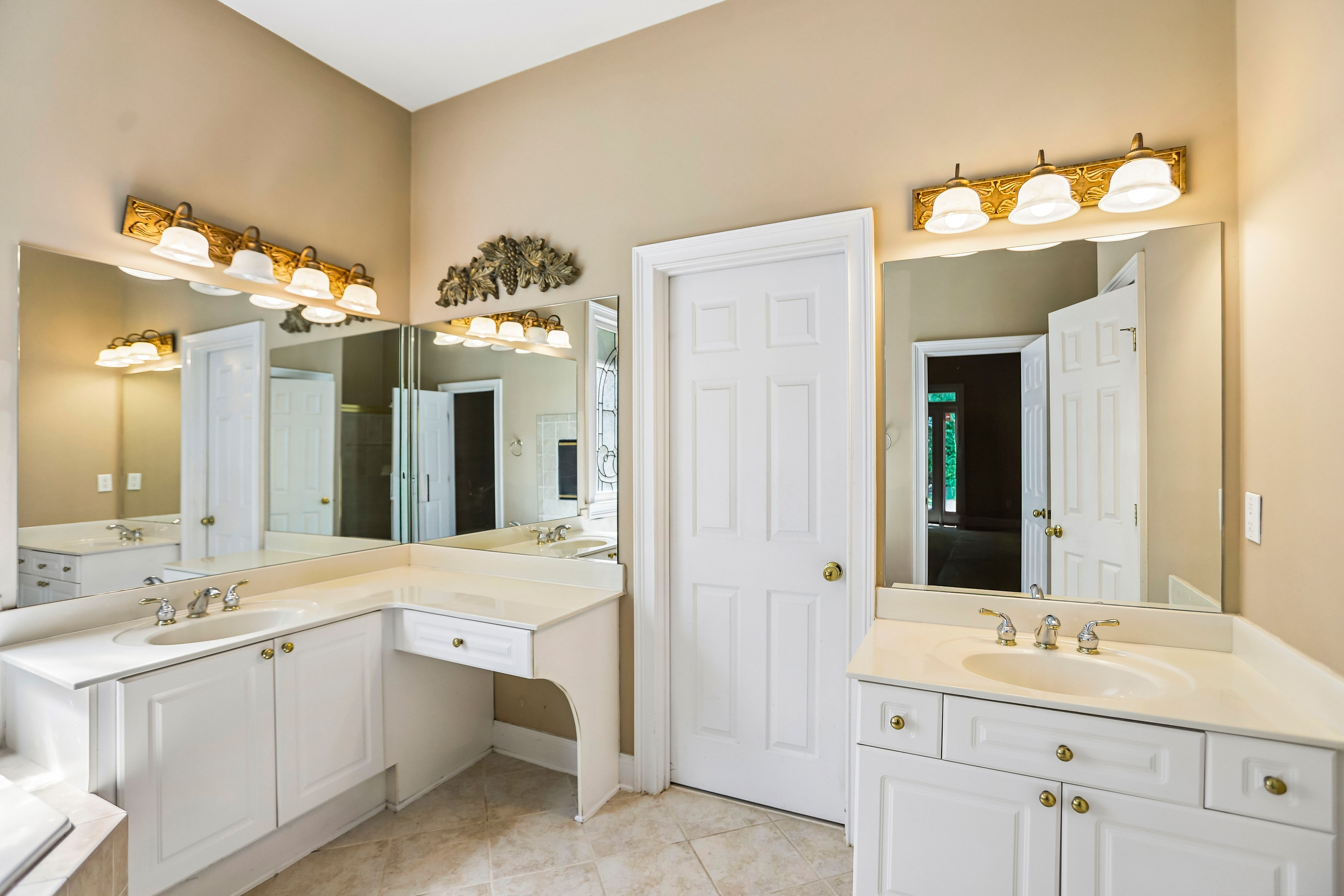 Photo 35 of 38 of 3054 Montclair Cir SE, Smyrna, GA