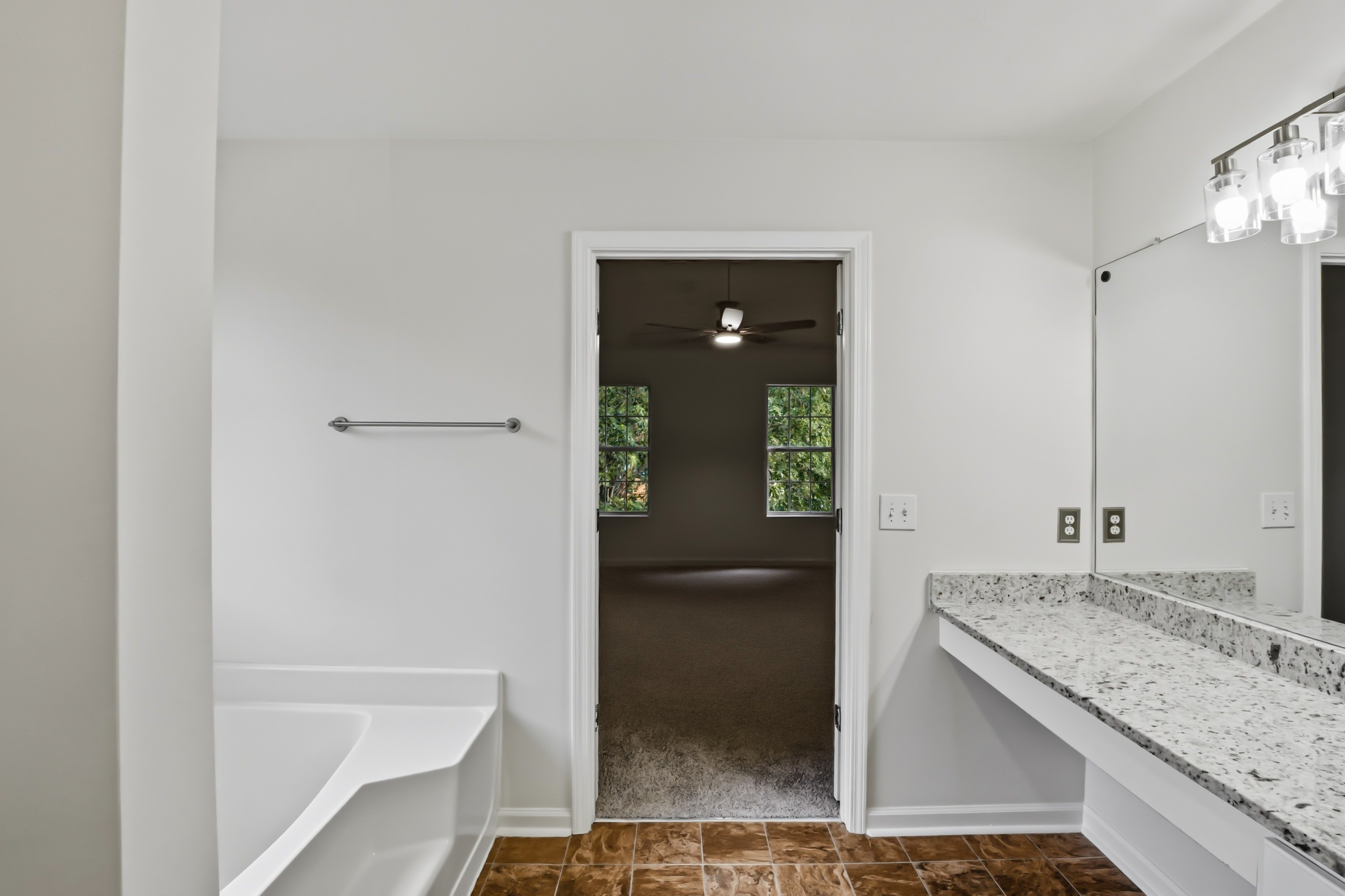 Photo 34 of 49 of 3825 Cedar Trace Ln, Ellenwood, GA