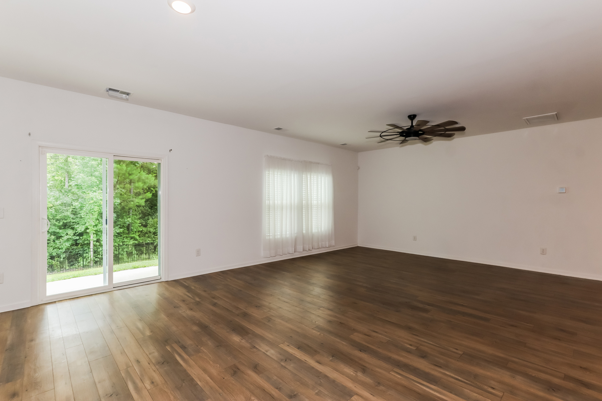 Photo 3 of 22 of 1126 Joywood Dr, Longs, SC