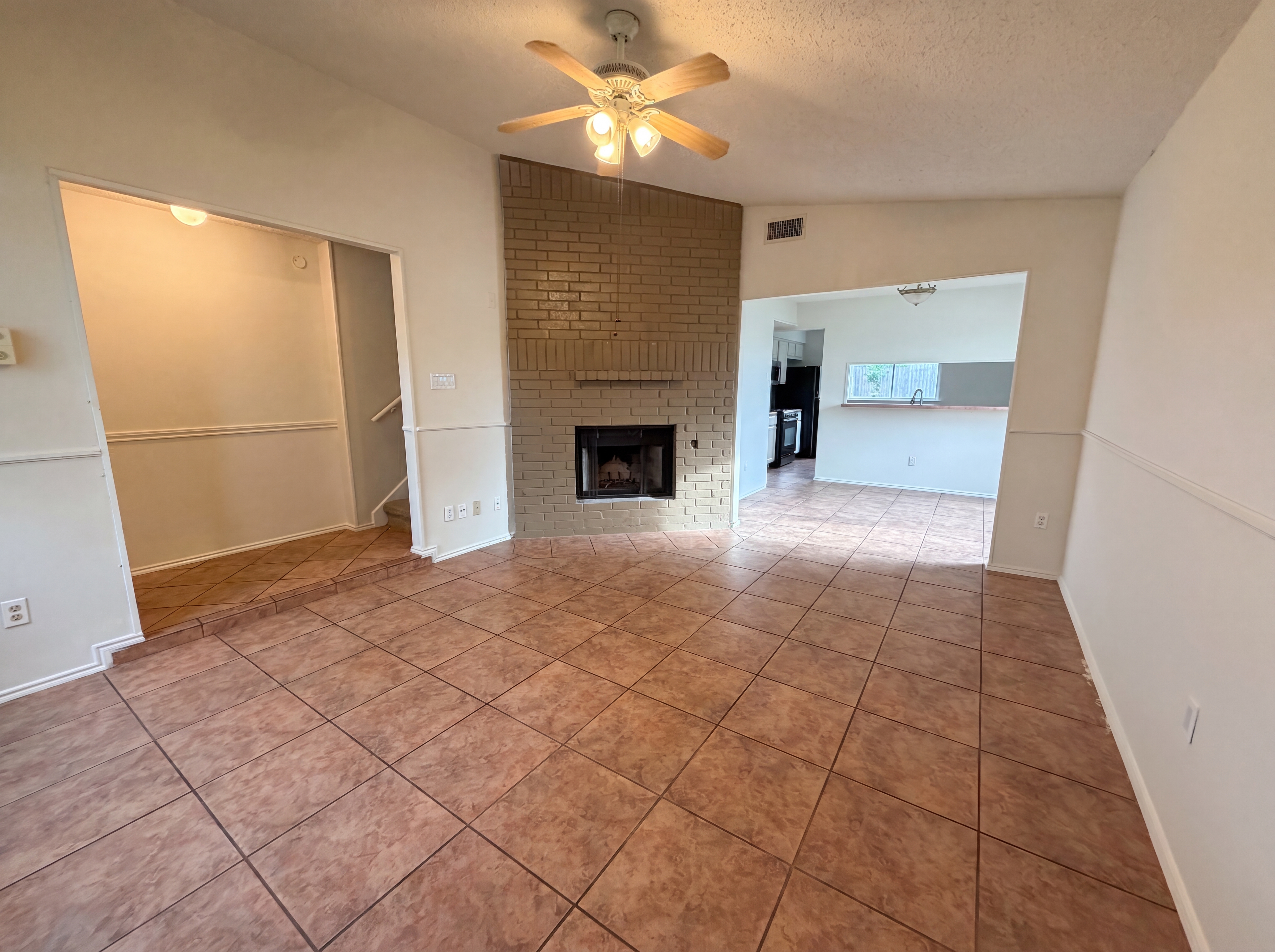 Photo 7 of 18 of 1301 Pitcairn Dr, Pflugerville, TX