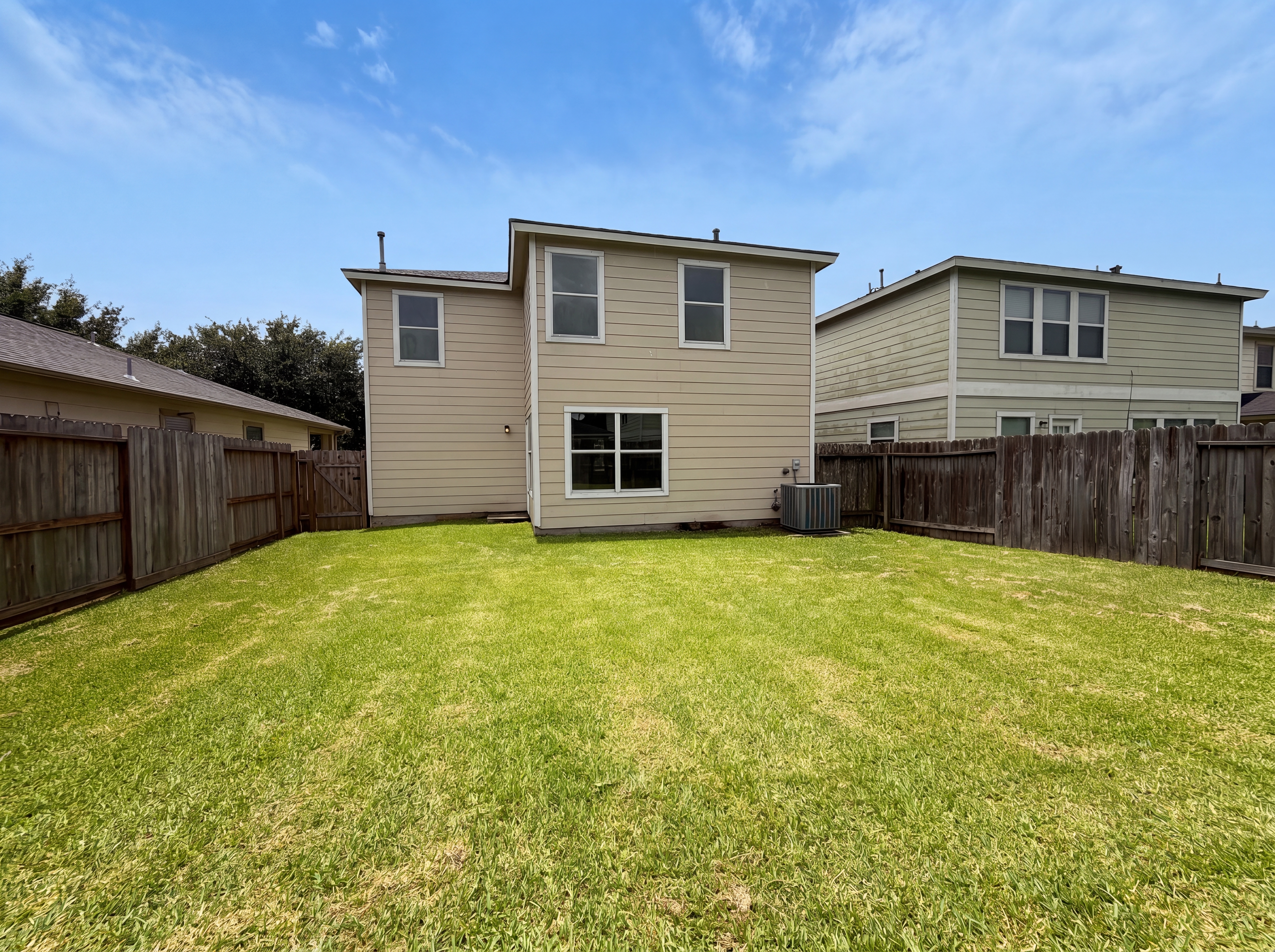 Photo 5 of 19 of 2627 Skyview Trace Ct, Houston, TX
