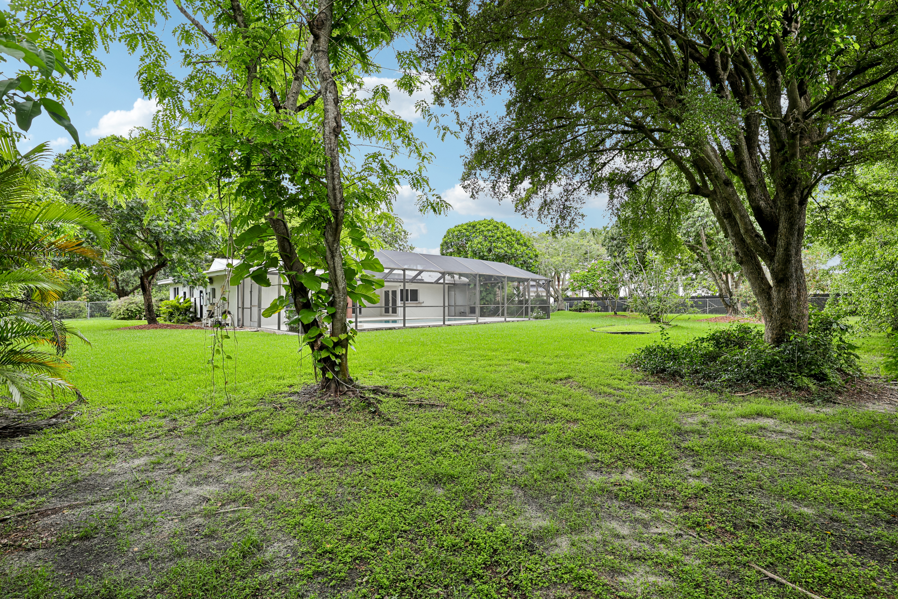 Photo 35 of 48 of 14851 SW 69th Ct, Palmetto Bay, FL