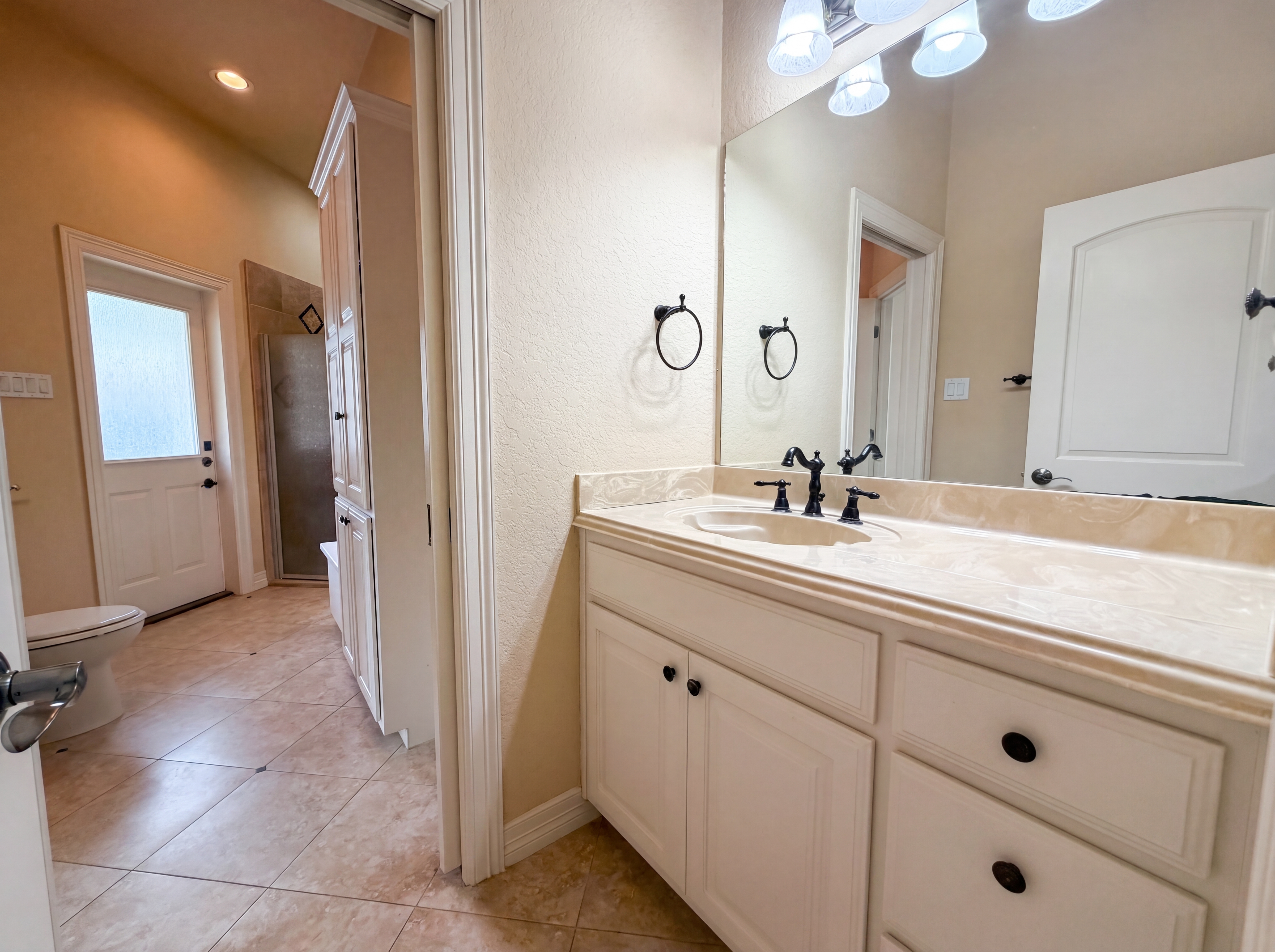 Photo 15 of 23 of 20646 Wahl Ln, San Antonio, TX