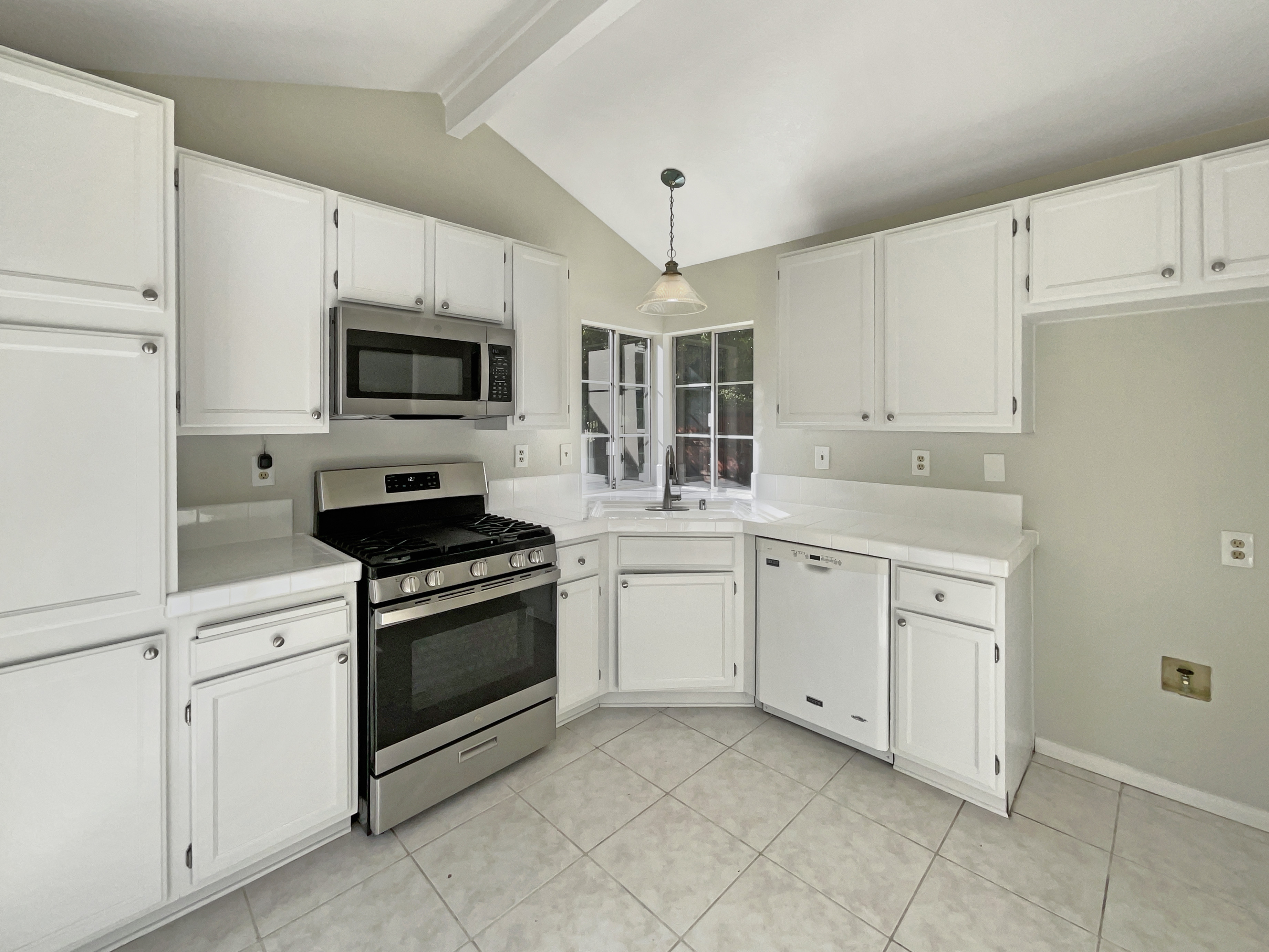 Photo 2 of 19 of 30497 Iron Bark Ct, Temecula, CA