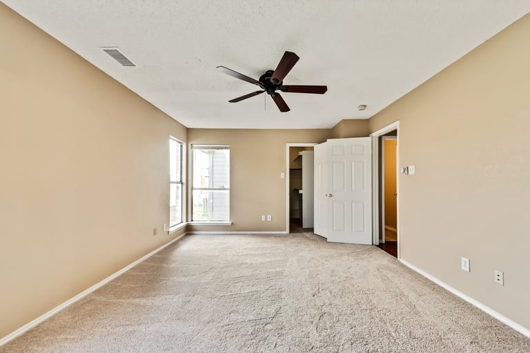 Photo 13 of 27 - 1305 Copper Meadow Dr, Mesquite, TX 75149