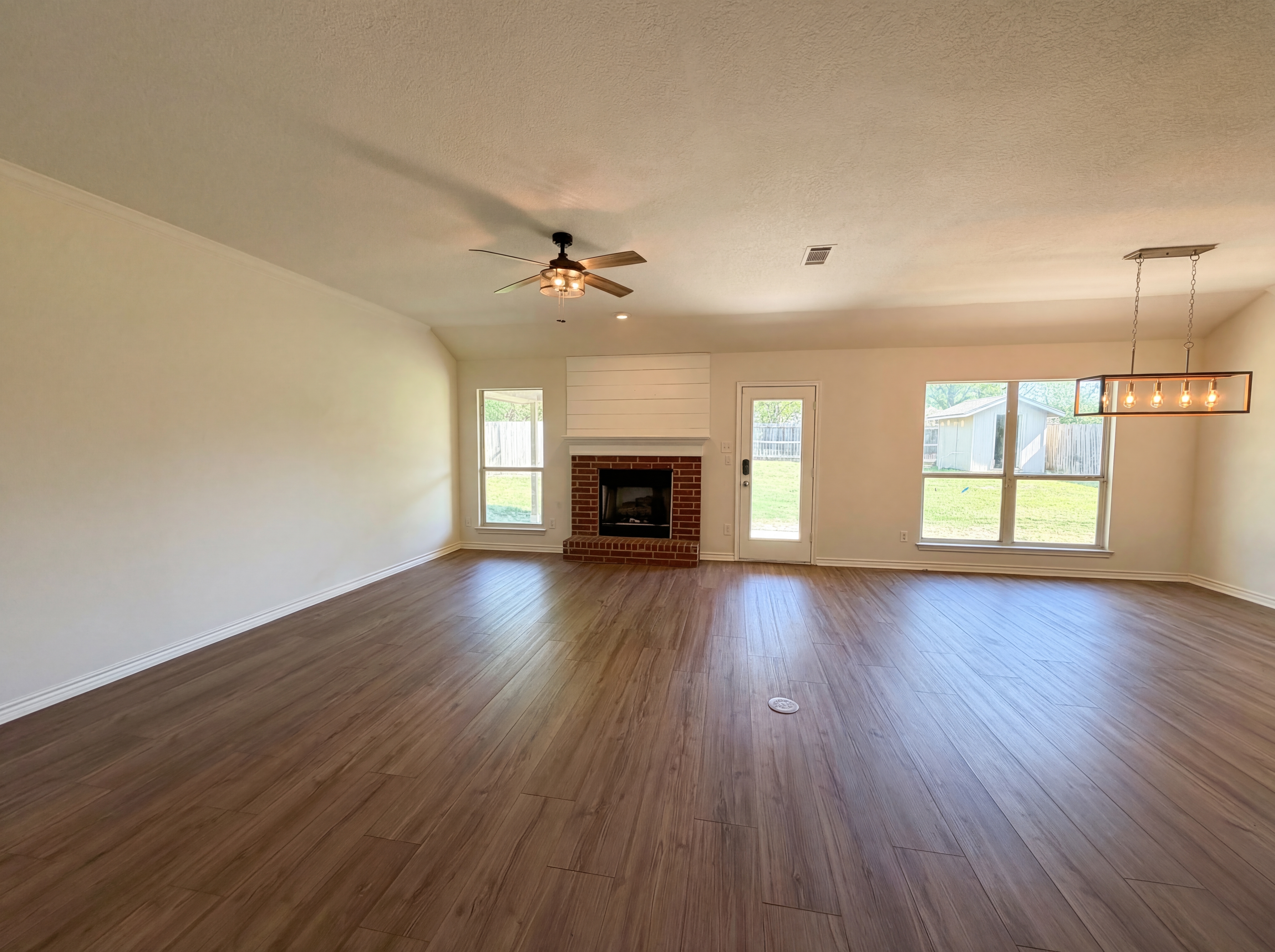 Photo 8 of 16 of 8710 Surrey Ct, Temple, TX