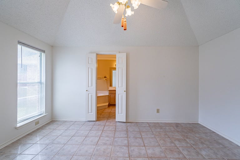 Photo 13 of 25 - 4203 Capstone Dr, Carrollton, TX 75010