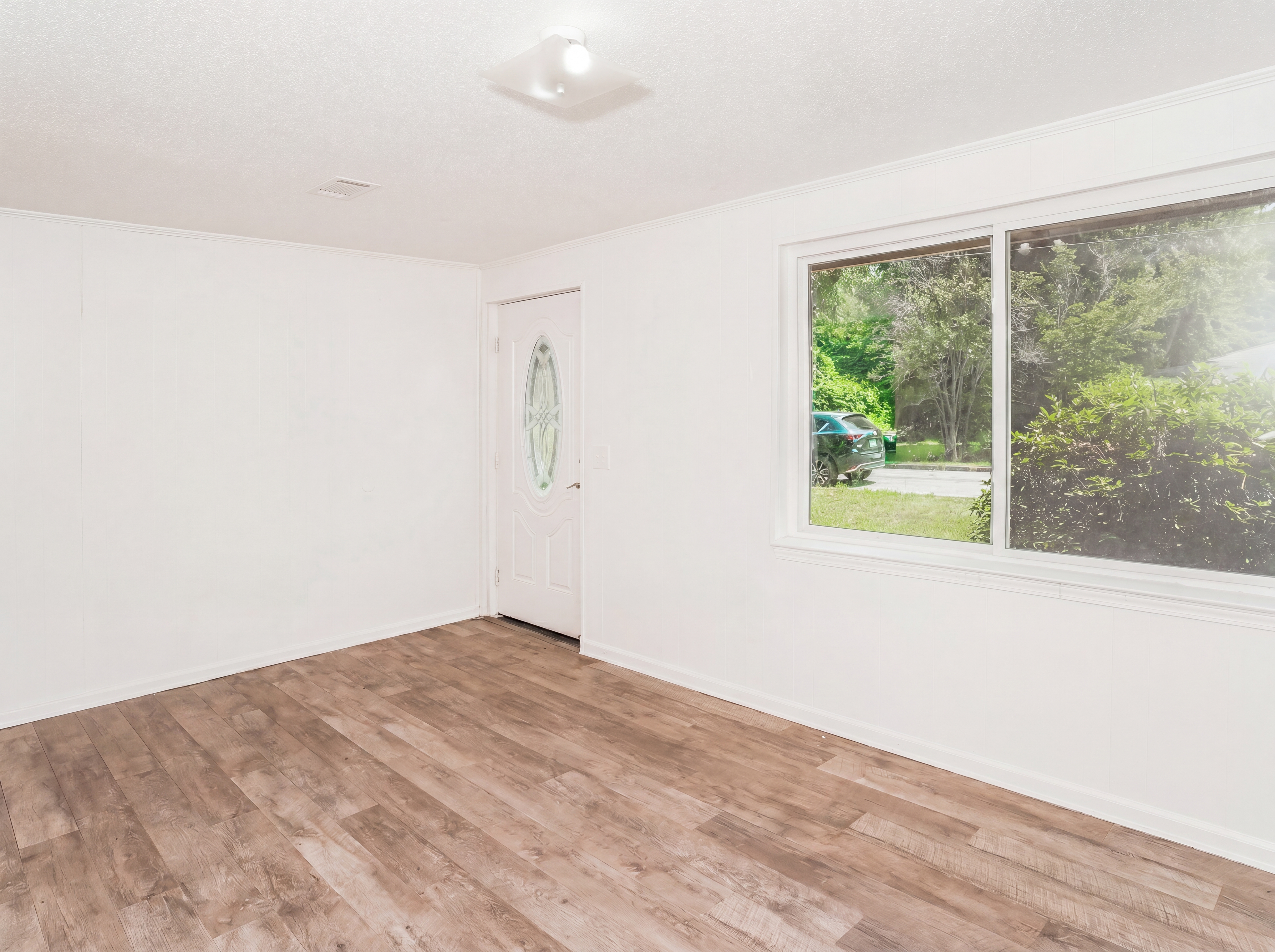 Photo 9 of 41 of 733 Sutton St, Jesup, GA