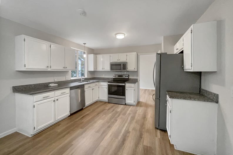 Property photo 2 of 105 Nottingham Ct