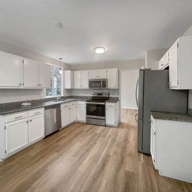 Property photo 2 of 105 Nottingham Ct