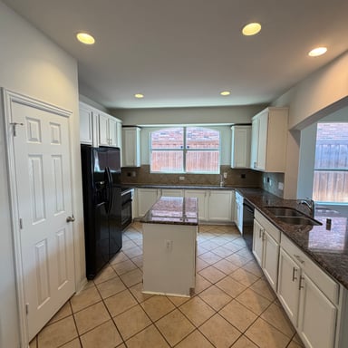 Property photo 2 of 2184 Stuttgart Dr