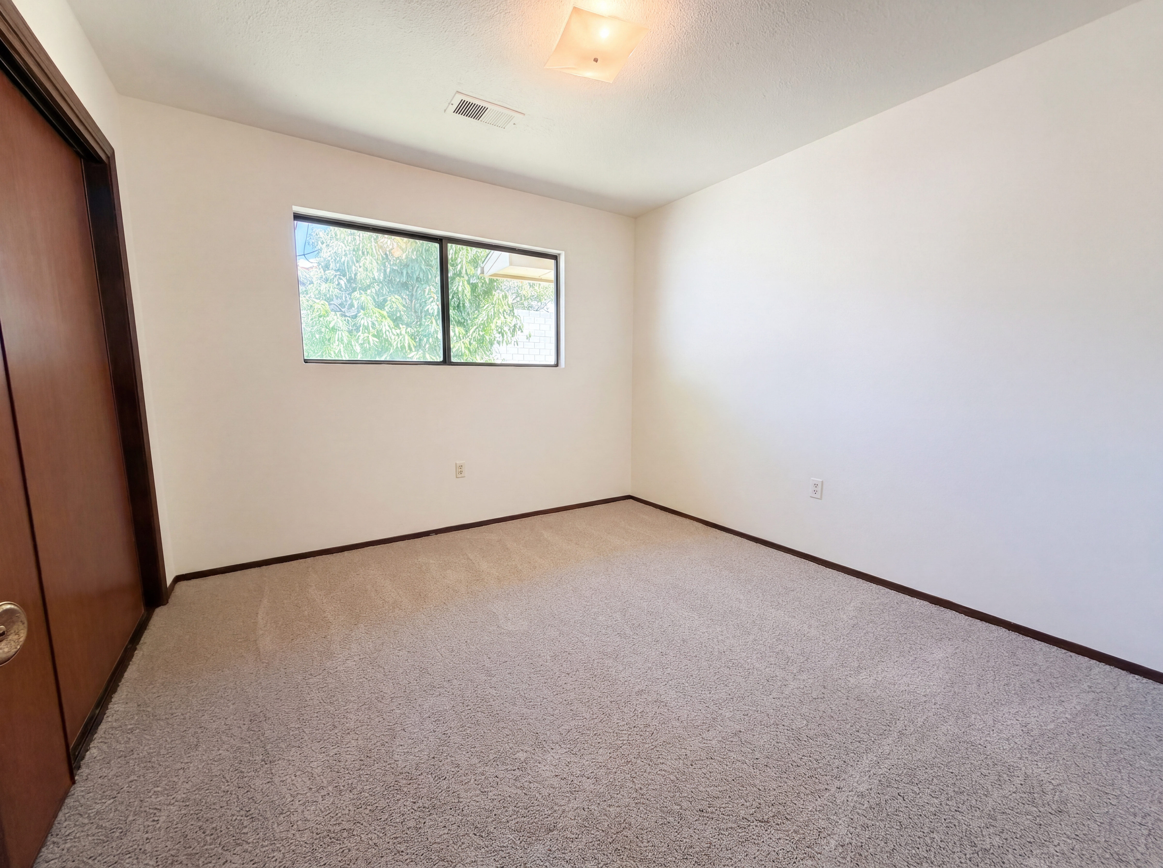 Photo 14 of 21 of 816 Omaha St NE, Albuquerque, NM