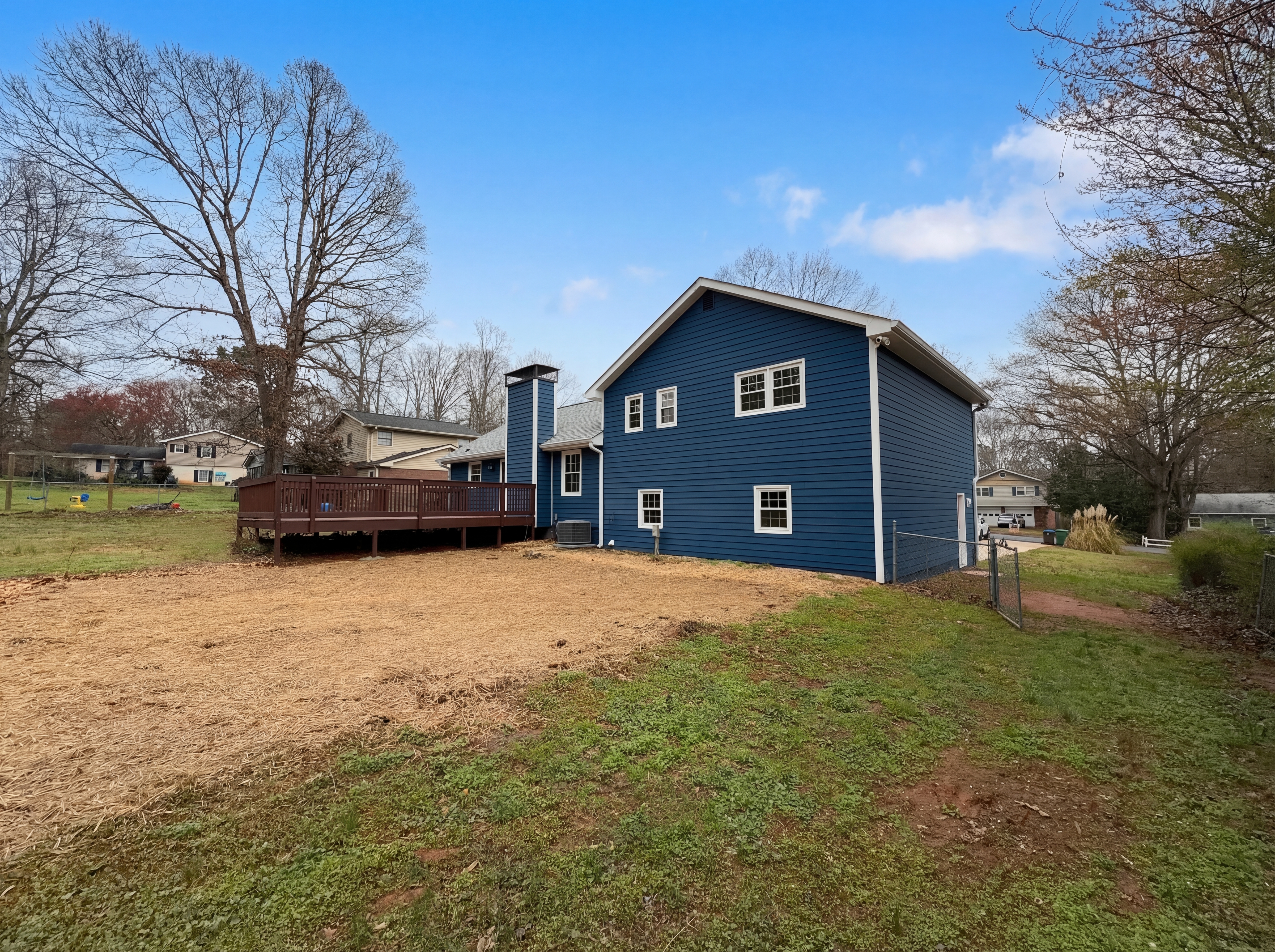 Photo 10 of 55 of 1272 Owen Cir, Sugar Hill, GA