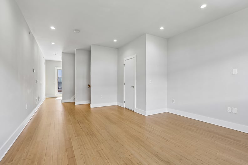 Property photo 3 of 412 N Front St Unit 21