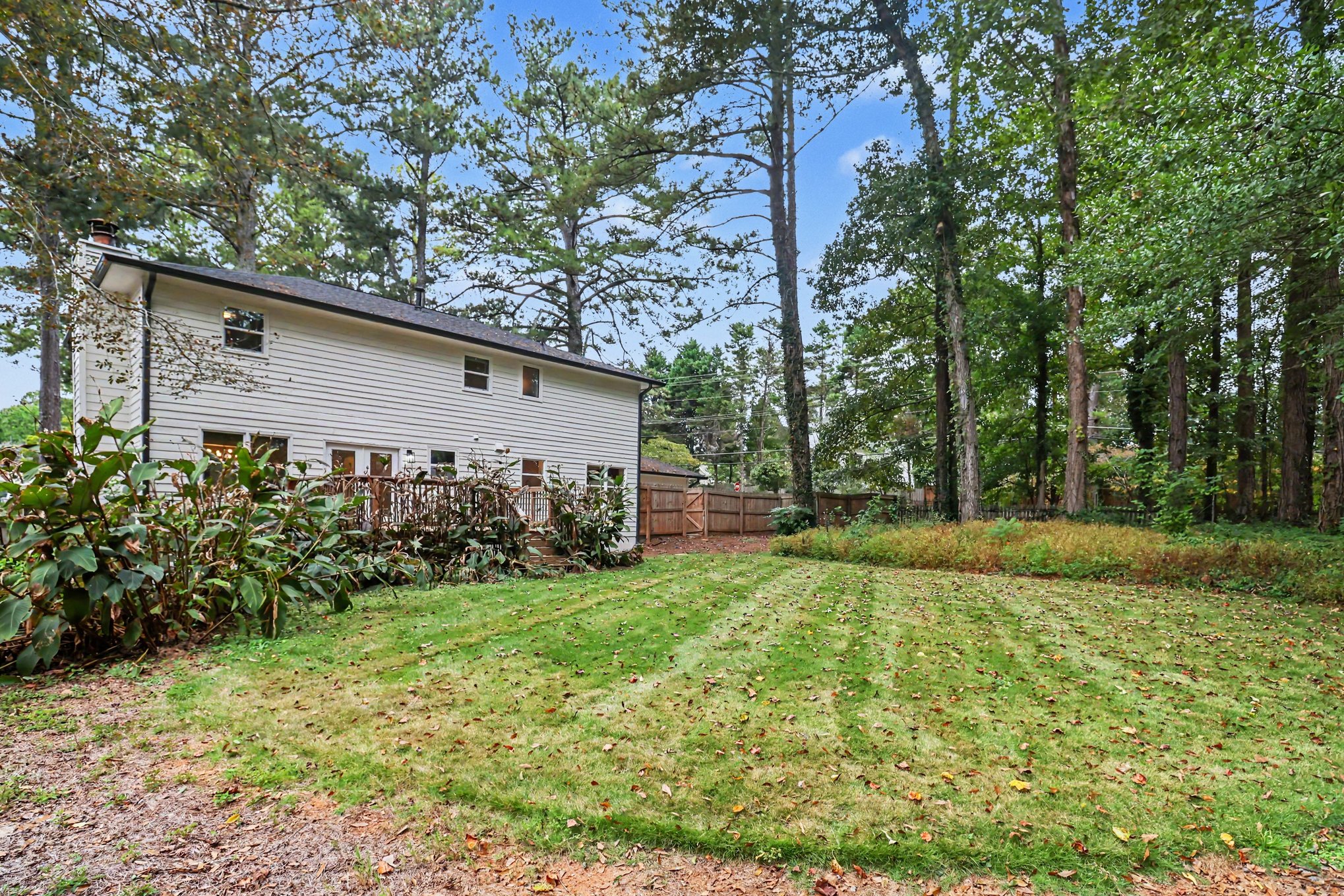 Photo 5 of 20 of 1772 Huntingford Dr, Marietta, GA