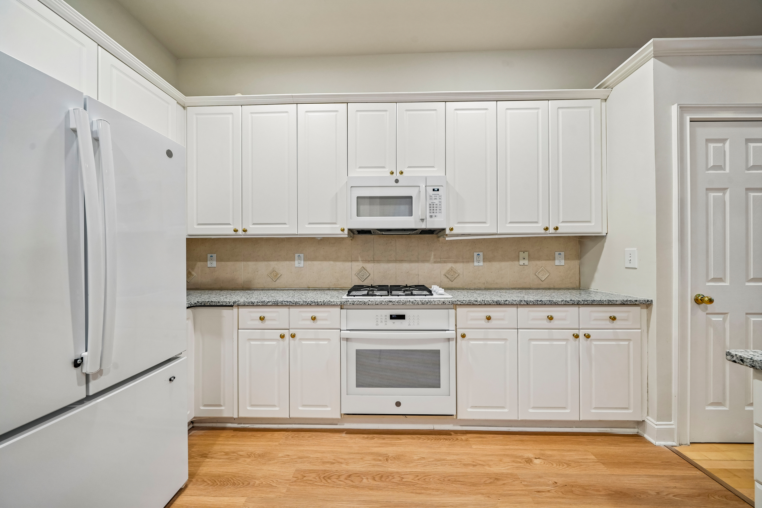 Photo 7 of 39 of 3054 Montclair Cir SE, Smyrna, GA