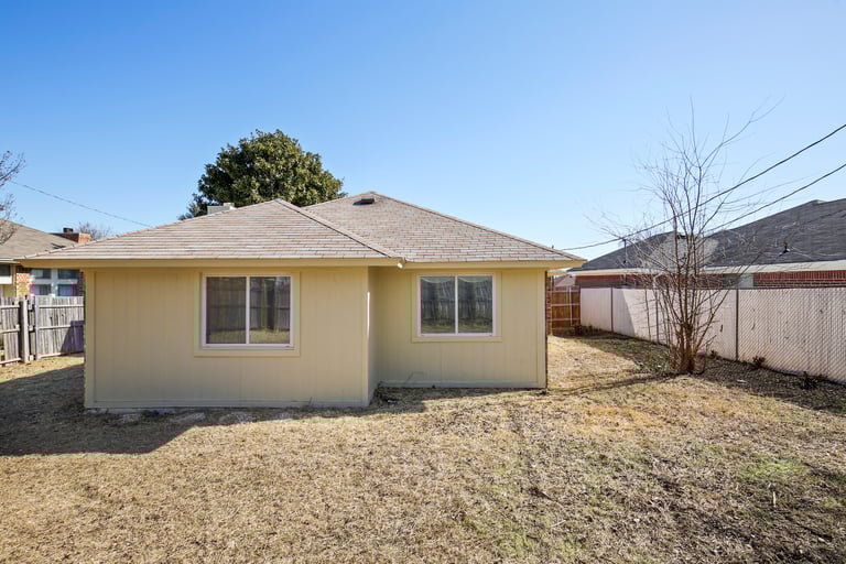 Photo 28 of 29 - 6800 Running Creek Dr, Arlington, TX 76001