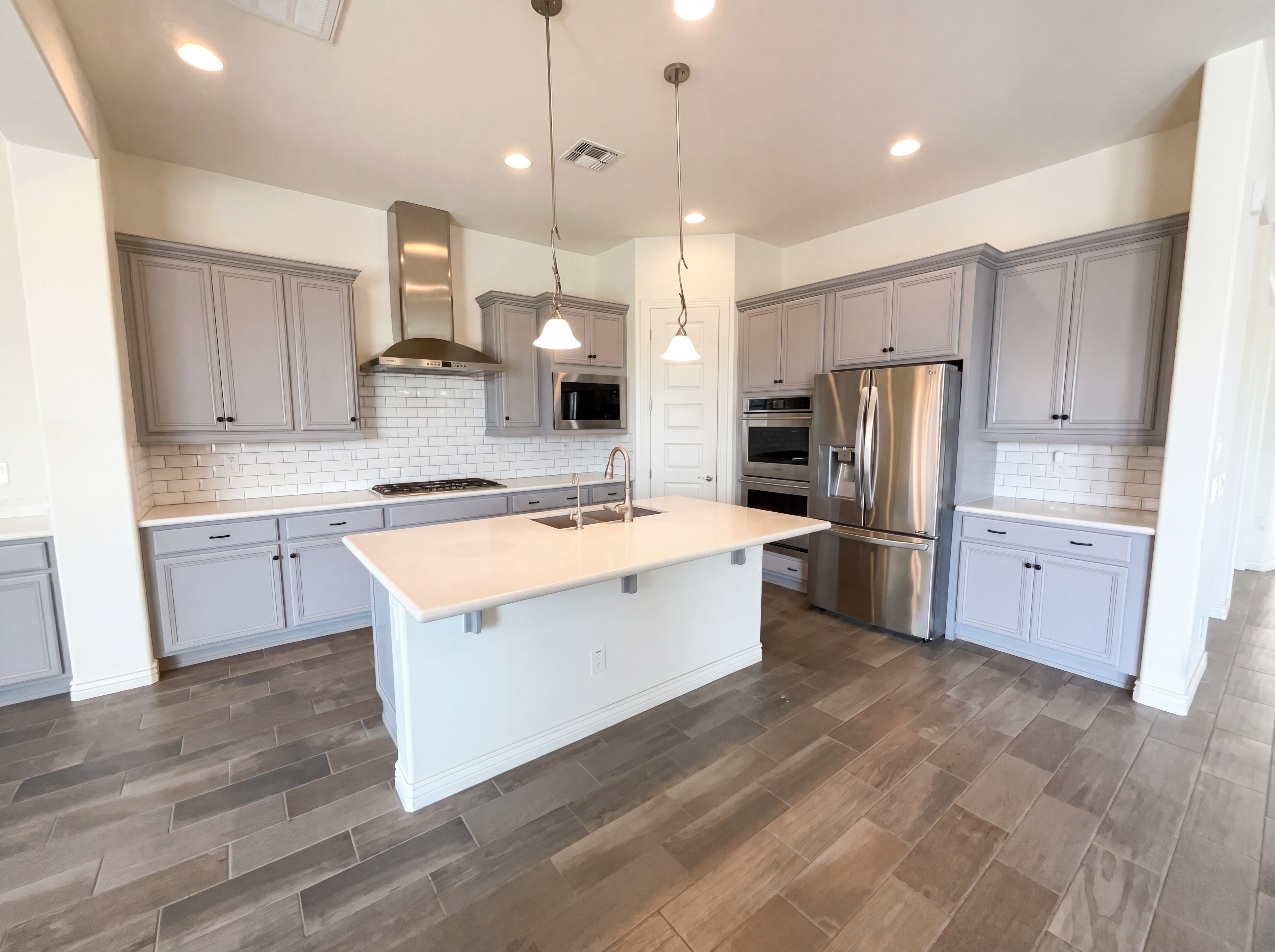 Photo 2 of 29 of 2312 E Susan Dr, Gilbert, AZ