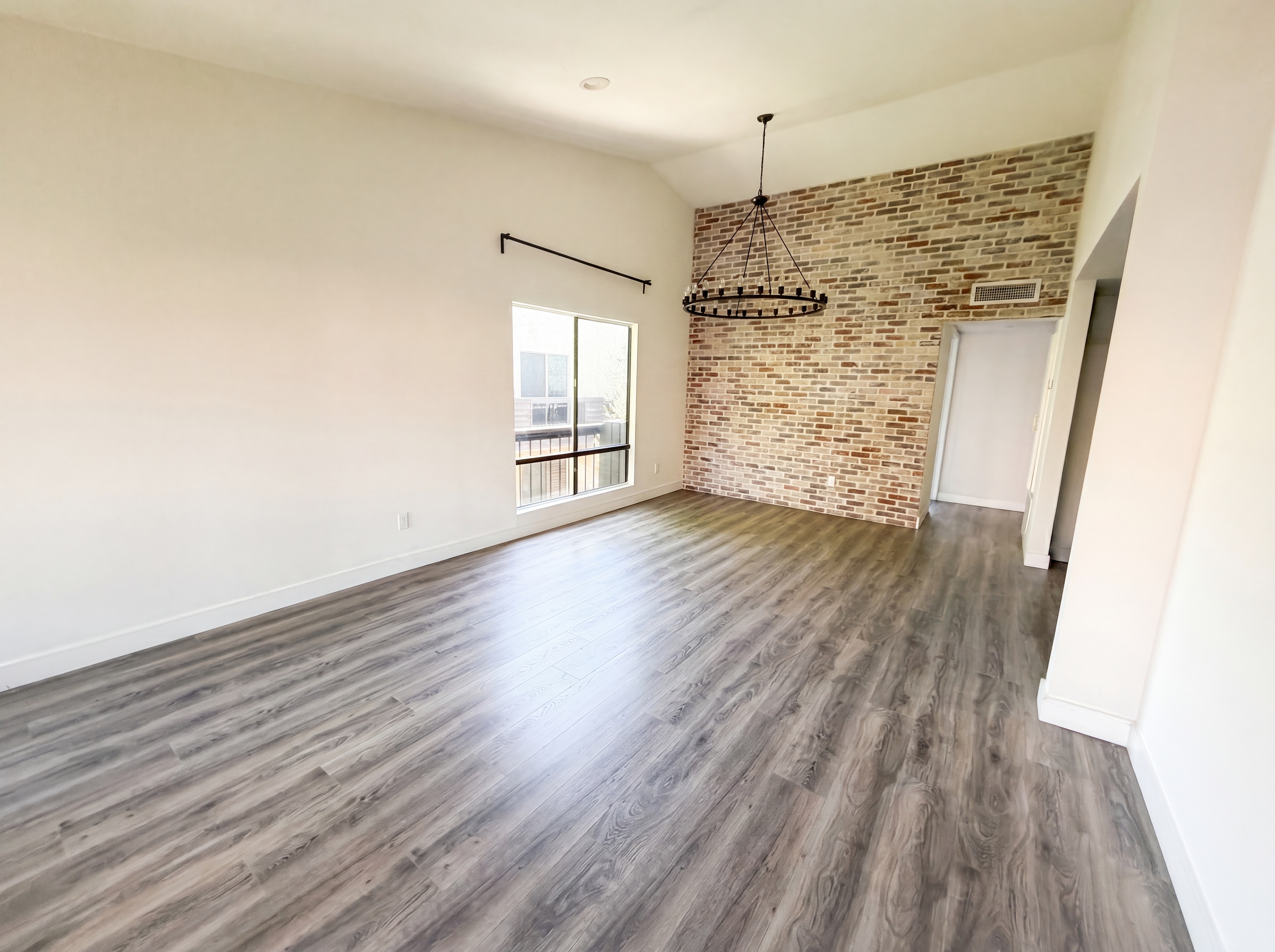 Photo 7 of 17 of 7300 Corbin Ave, Reseda, CA