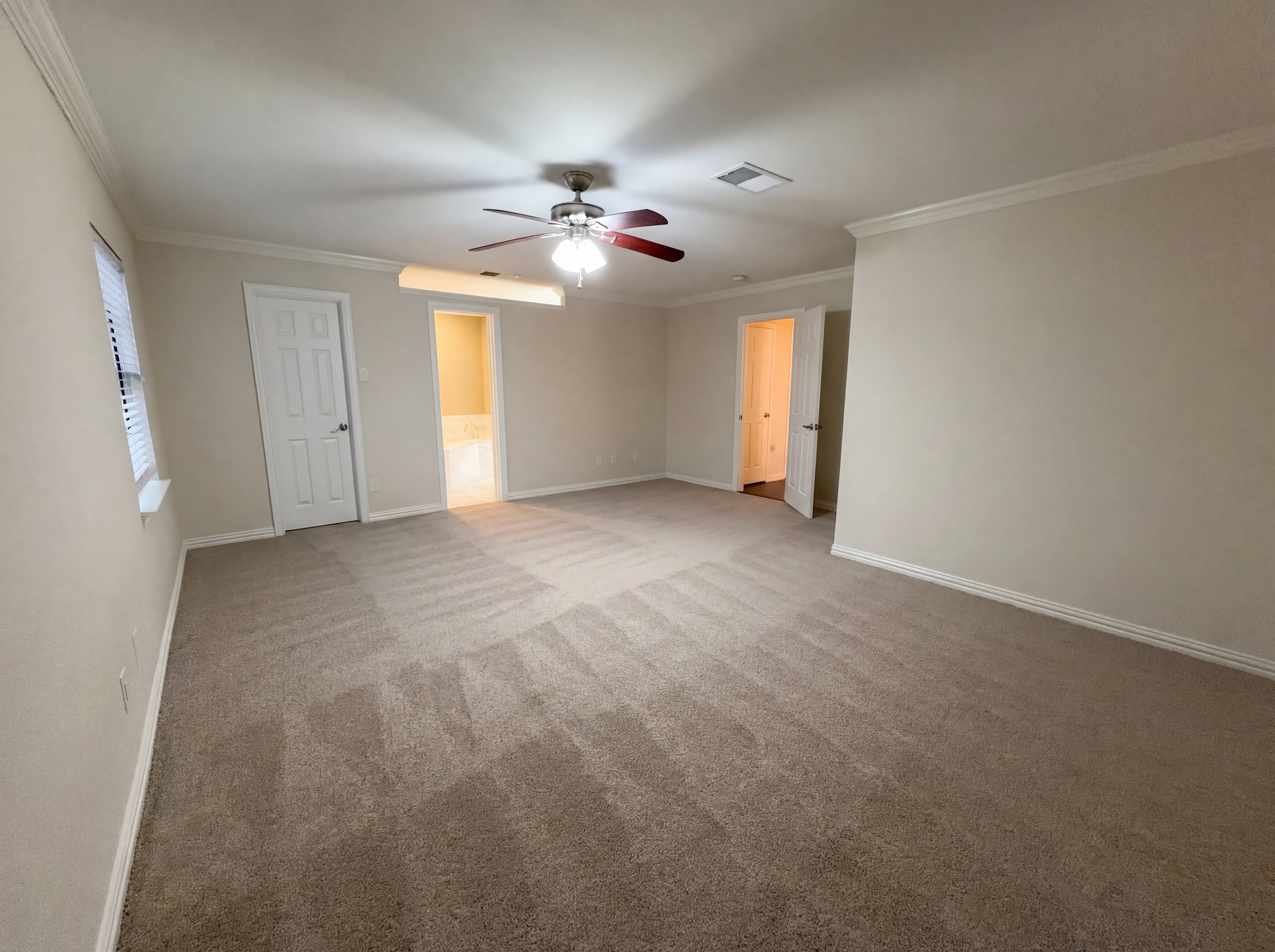 Photo 4 of 31 of 1951 Pin Oak Dr, Flower Mound, TX