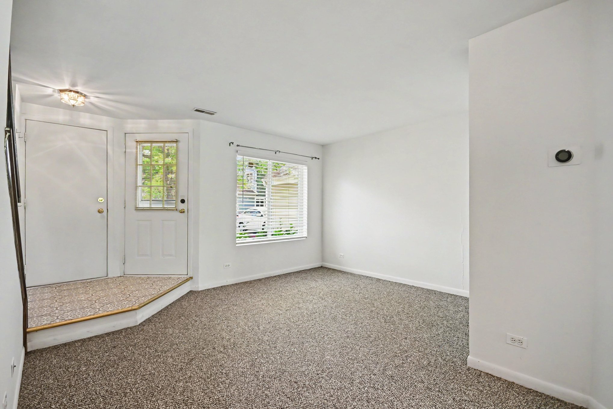 Photo 2 of 17 of 2734 Preston Ct, Aurora, IL