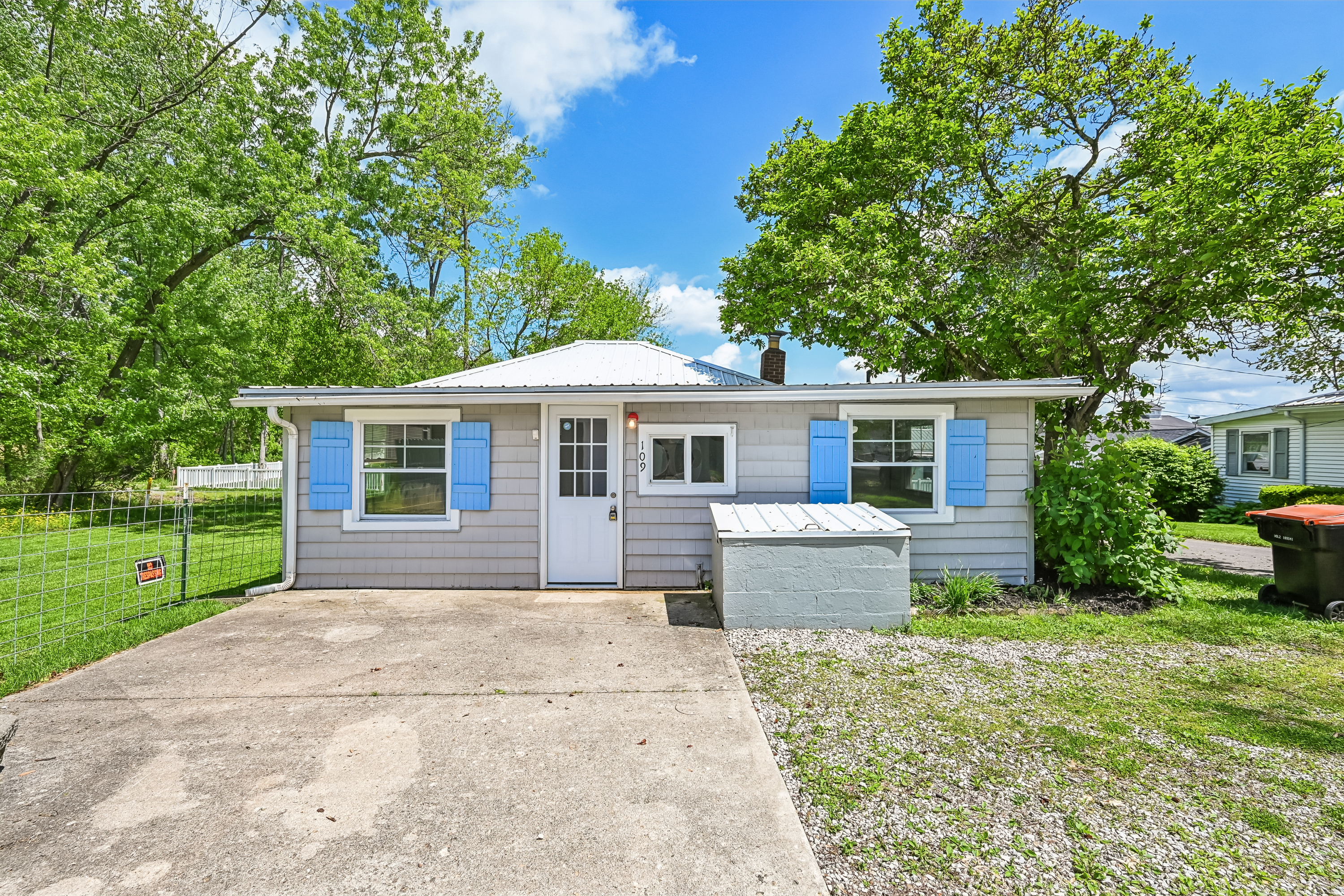 Photo 5 of 31 of 109 Beacon Light Ln, Buckeye Lake, OH