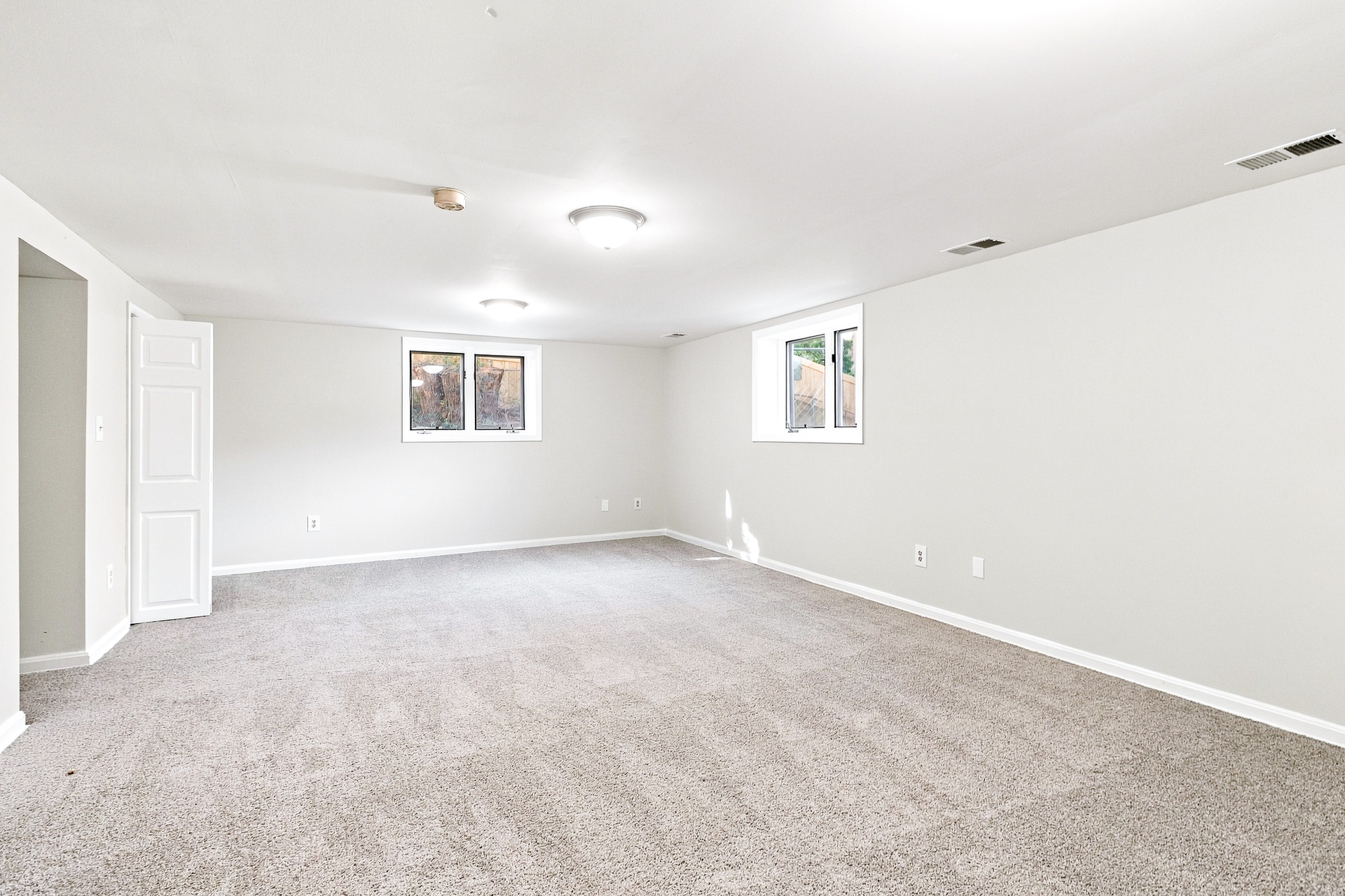 Photo 14 of 21 of 4916 Longhorn Dr, Woodbridge, VA