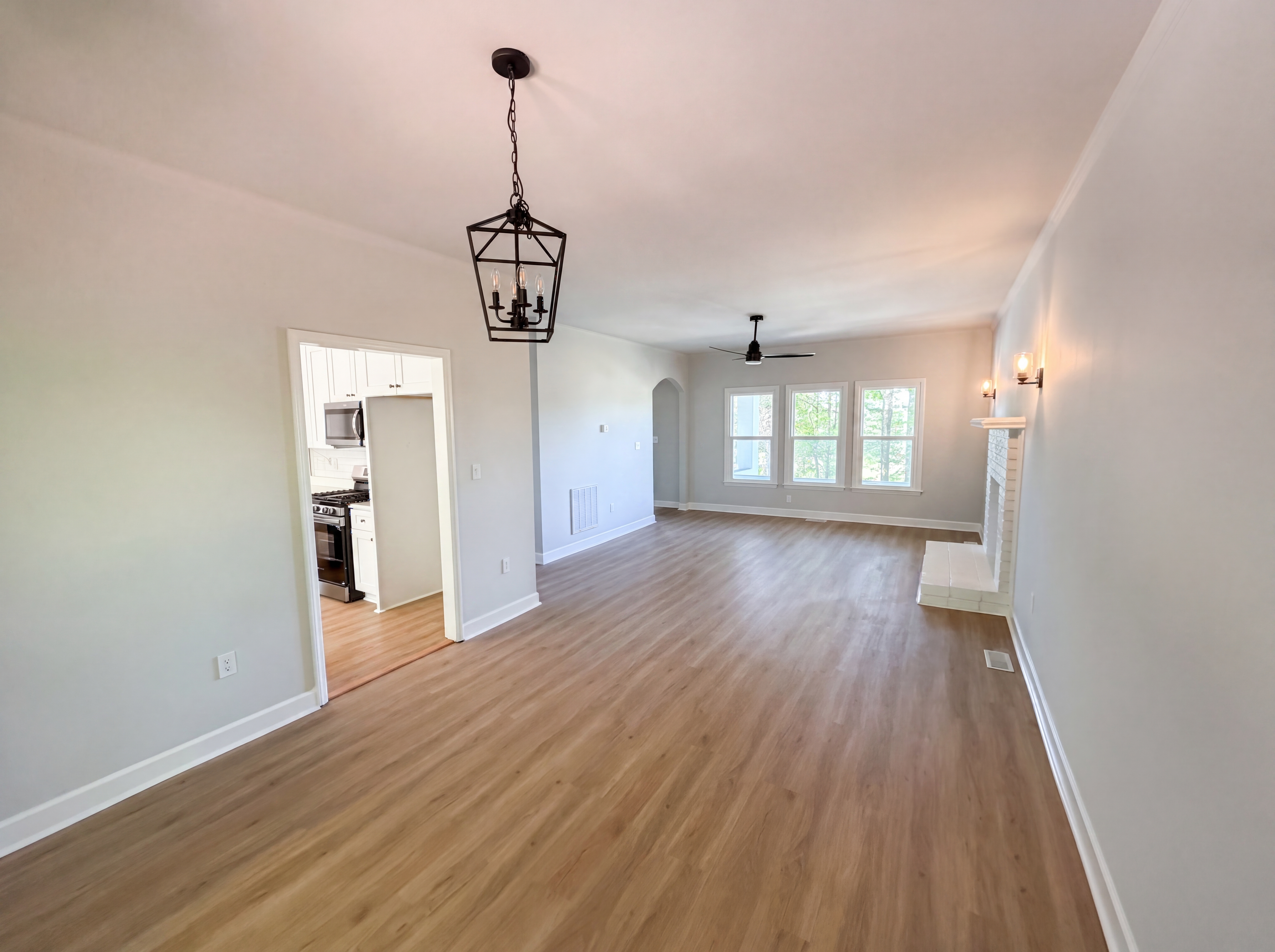 Photo 3 of 26 of 6095 Coral View Dr, Harrisburg, NC