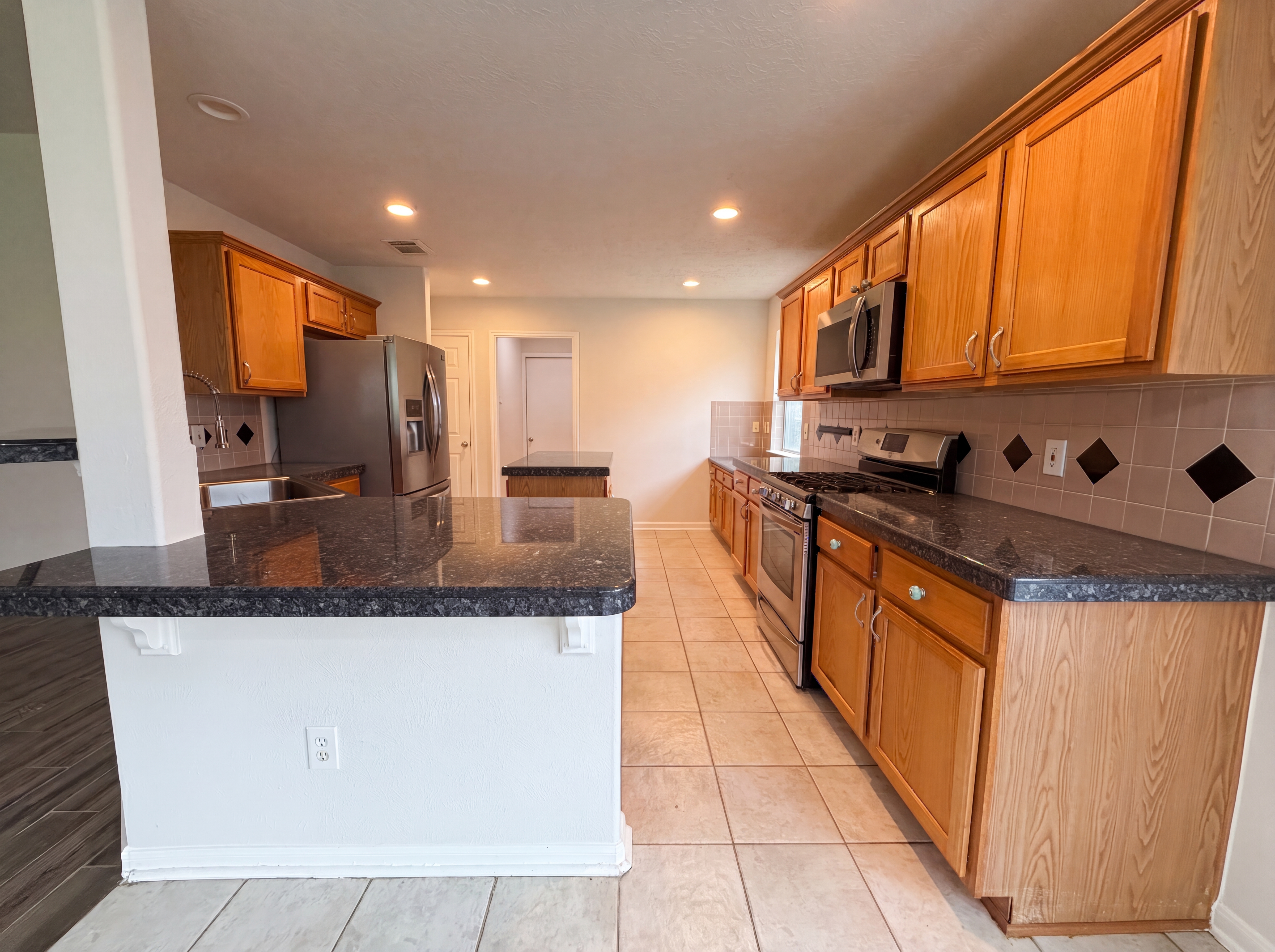 Photo 6 of 21 of 2127 Hannover Way, Spring, TX