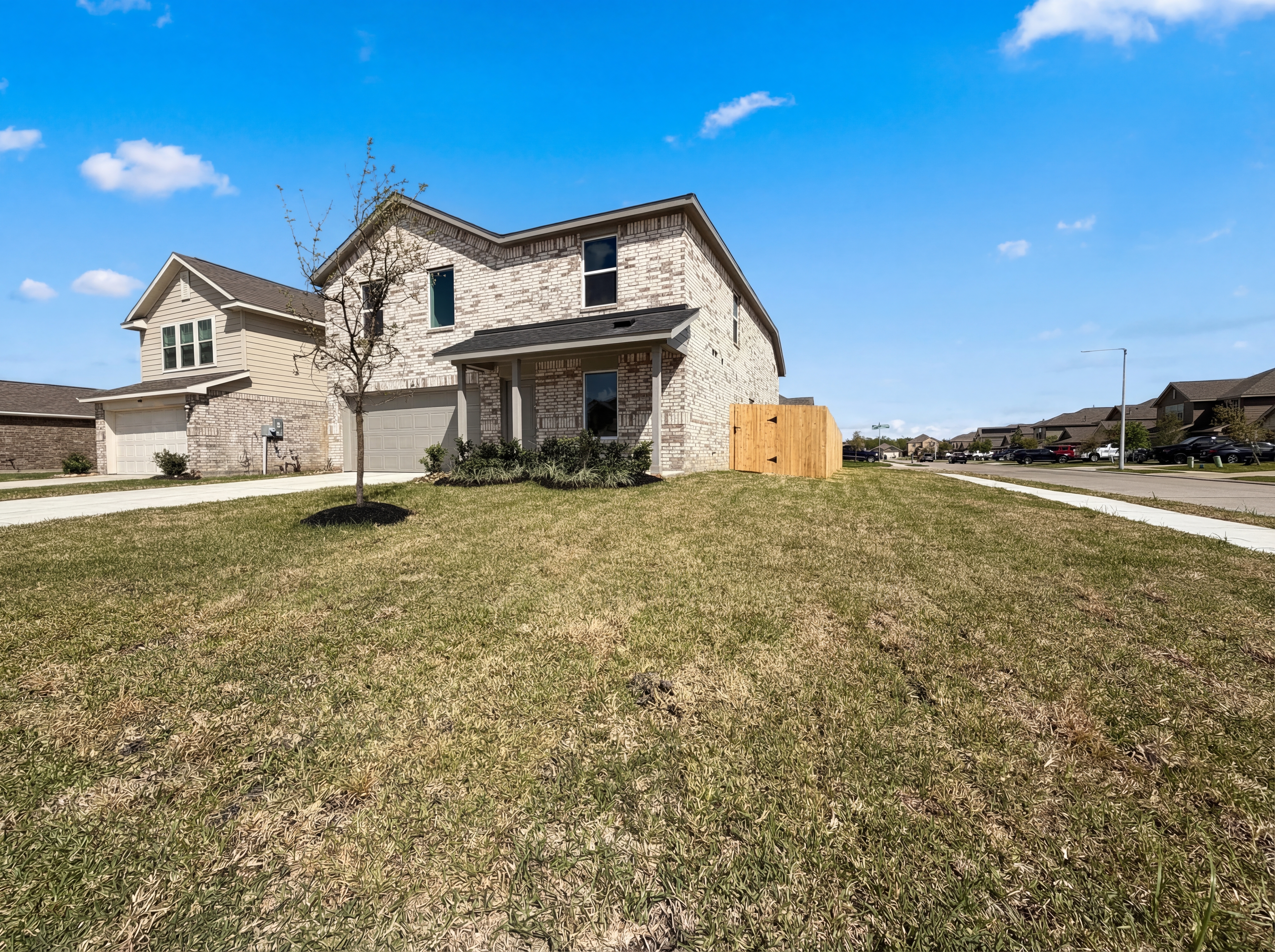 Photo 10 of 19 of 200 Bennett St, Angleton, TX