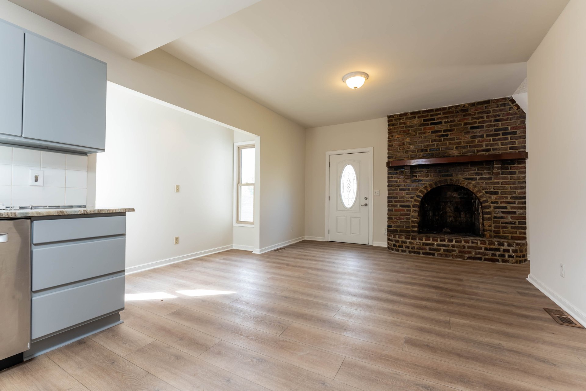 Photo 9 of 25 of 601 Flint St, Charleston, SC