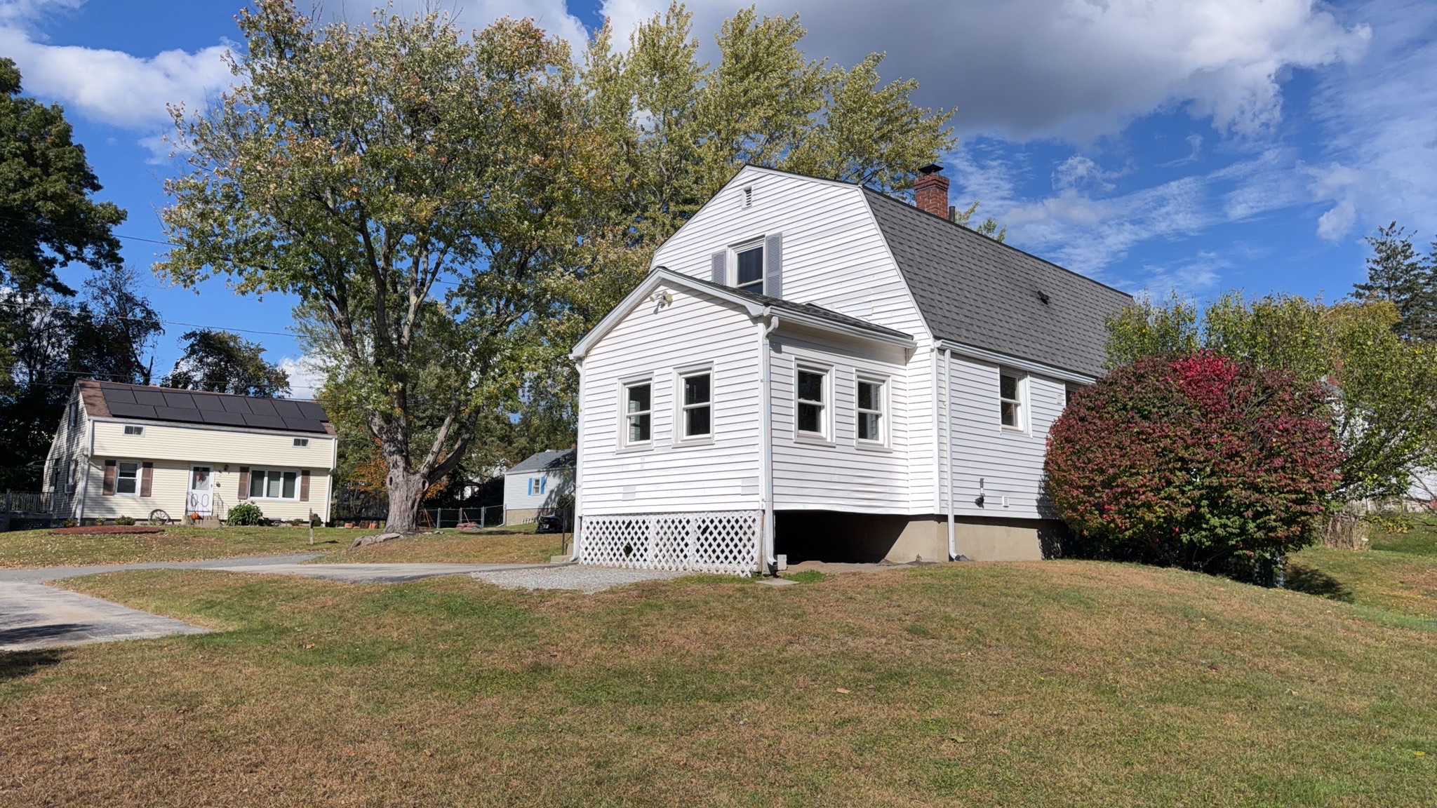 Photo 5 of 39 of 15 Linden St, Oxford, MA