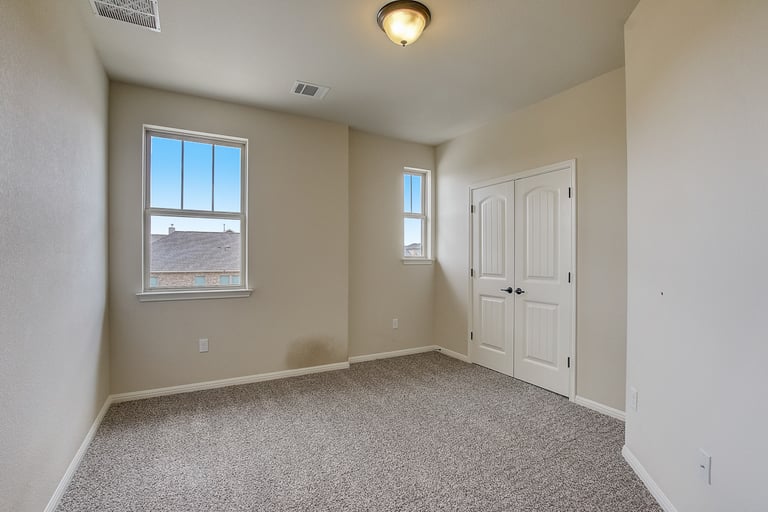 Photo 34 of 37 - 20409 Great Egret Ln, Pflugerville, TX 78660