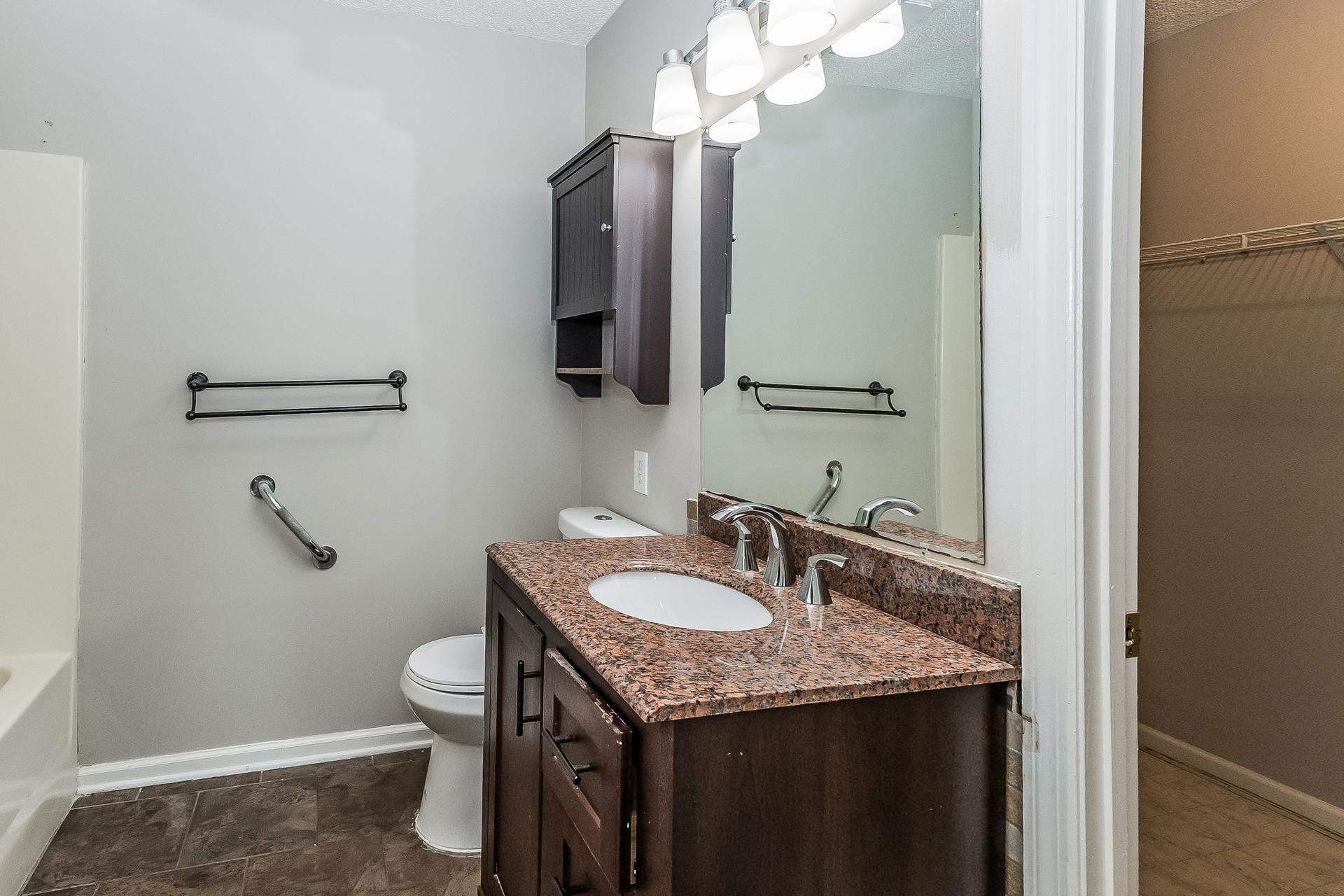 Photo 10 of 21 of 1305 Aubry Dr, Moncks Corner, SC